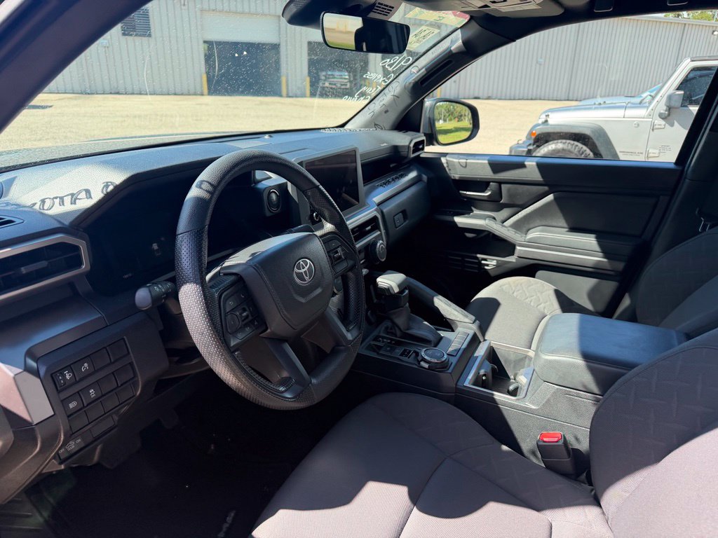 2025 Toyota Tacoma SR5 - Photo 9