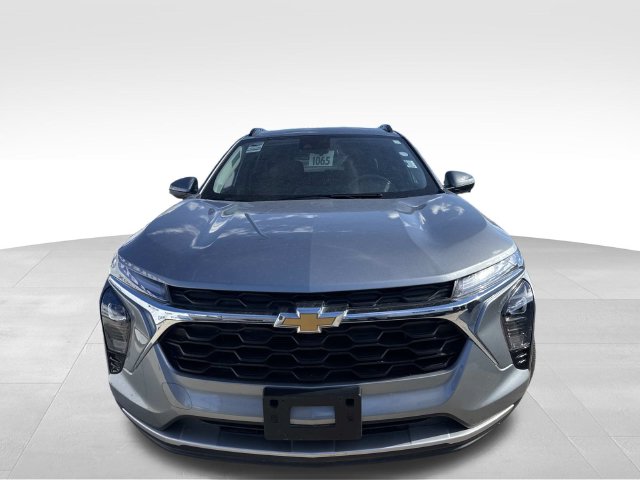 Used 2025 Chevrolet Trax LT SUV