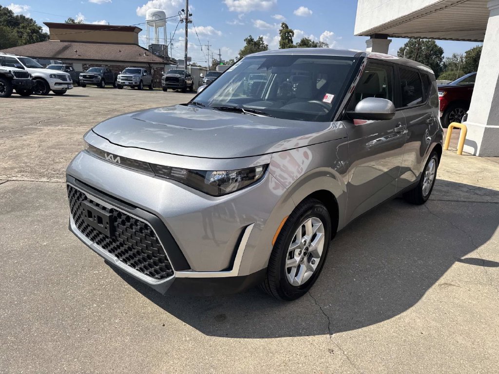 Used 2025 Kia Soul LX Hatchback