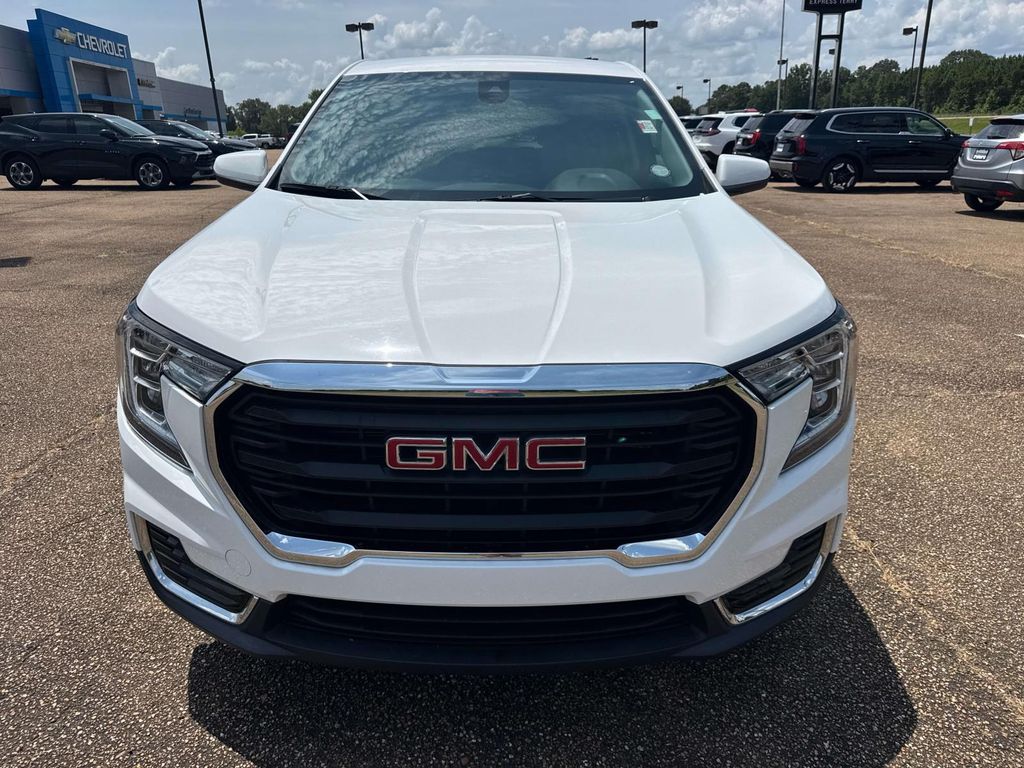 Used 2024 GMC Terrain SLE SUV