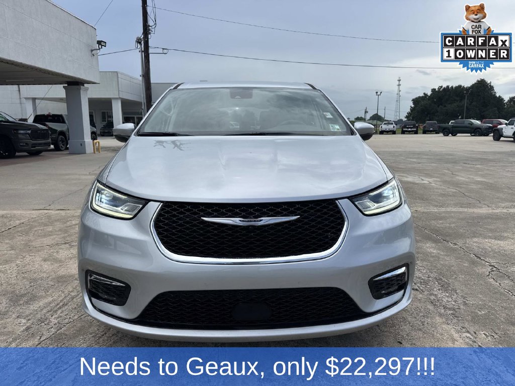 Used 2023 Chrysler Pacifica Touring L Minivan/Van
