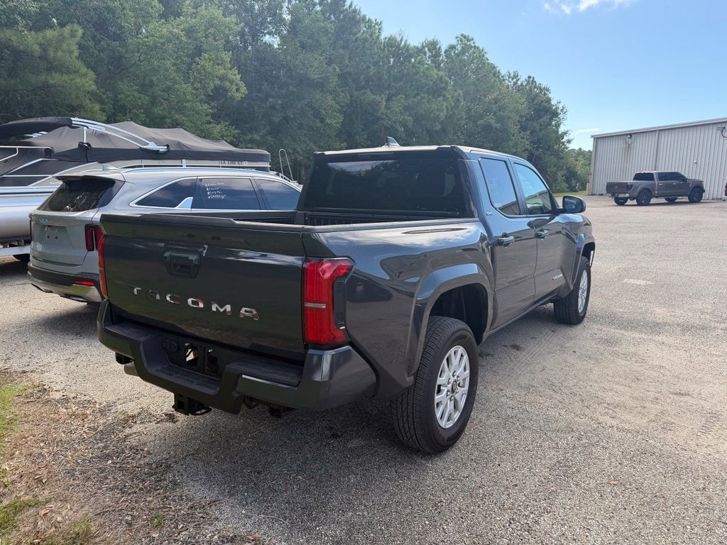 2025 Toyota Tacoma SR5 - Photo 7
