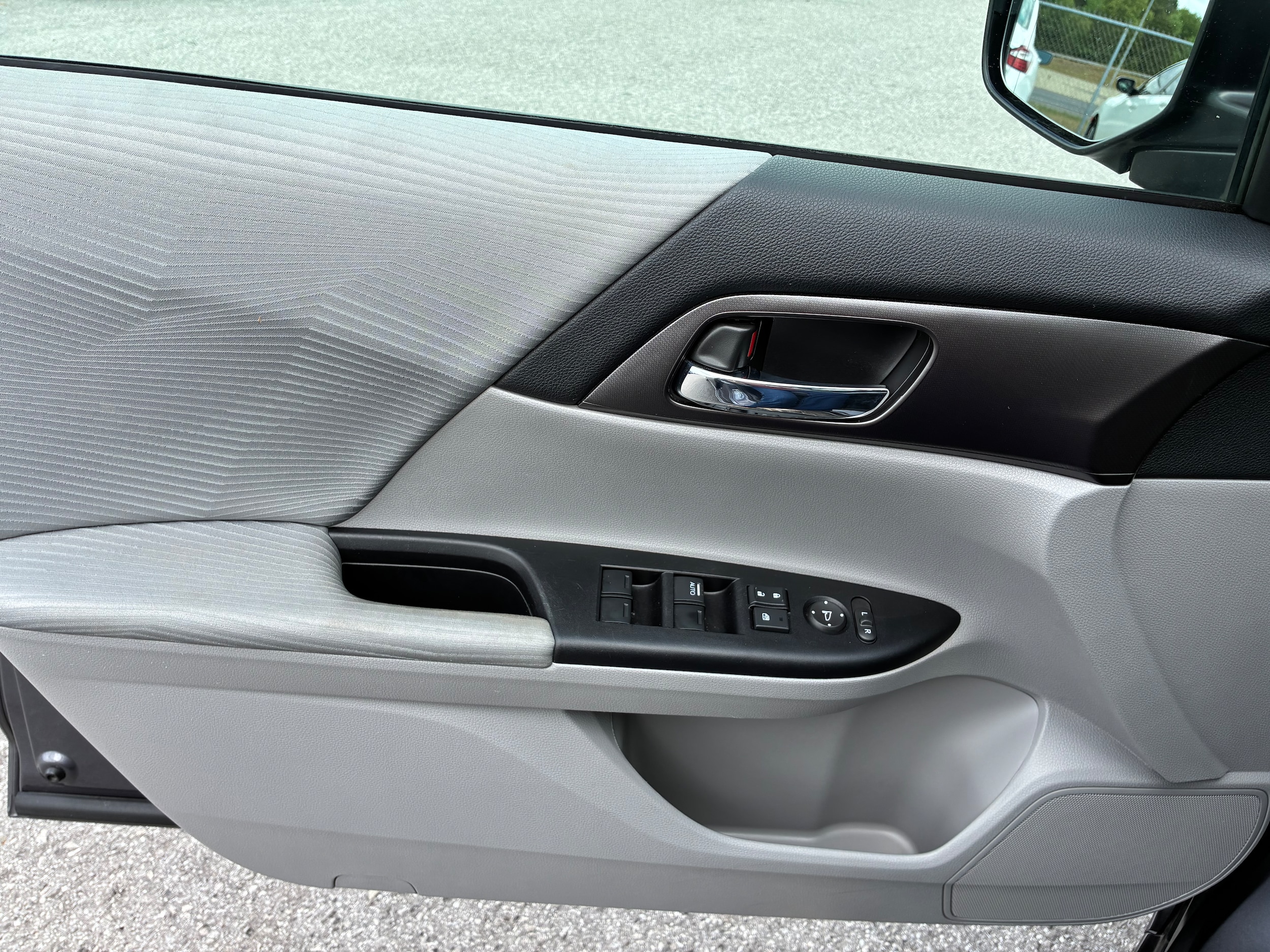 2015 Honda Accord LX - Photo 17