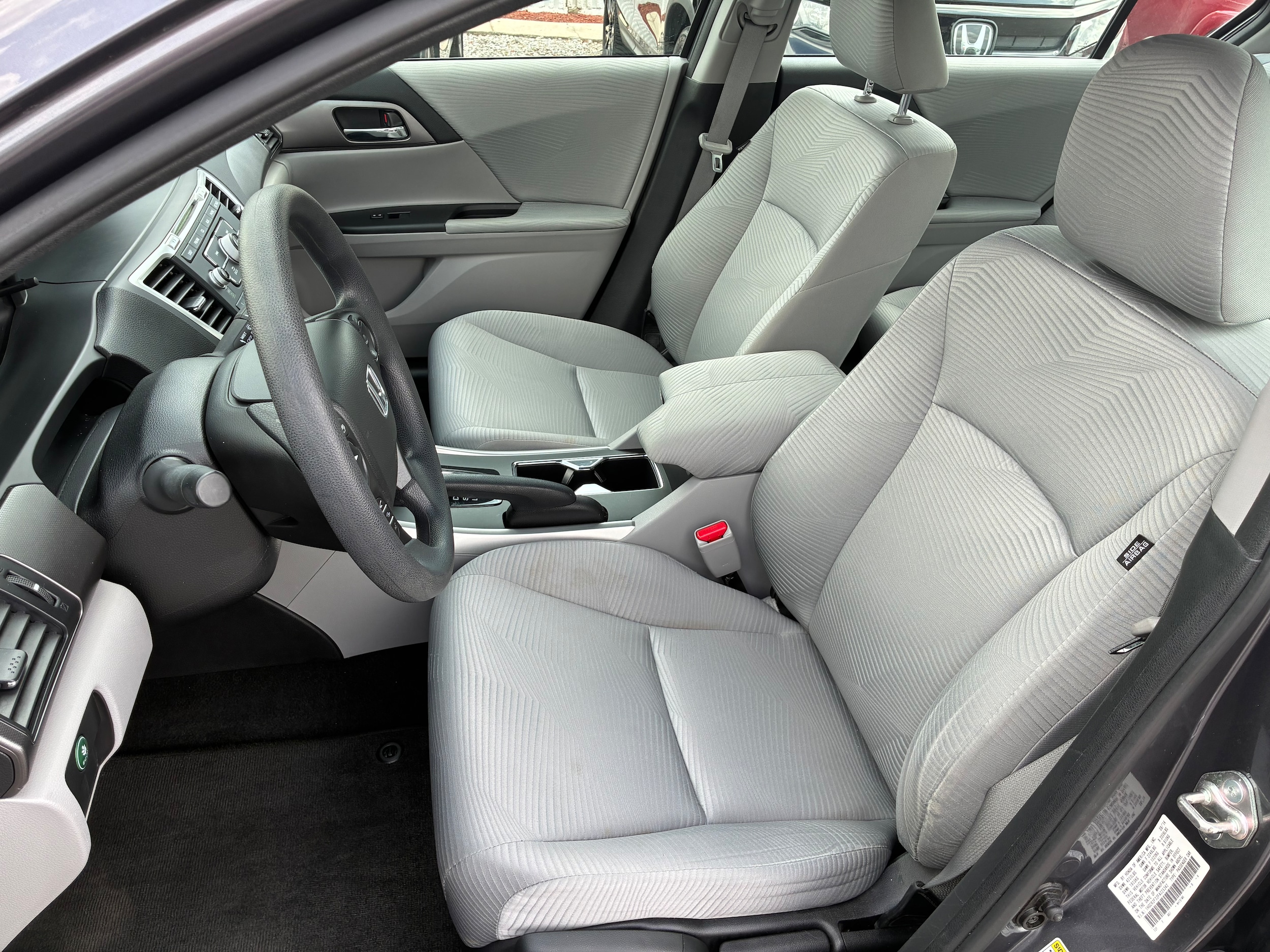 2015 Honda Accord LX - Photo 18
