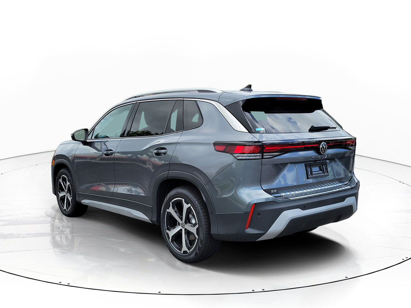 New 2026 Volkswagen Tiguan SE SUV