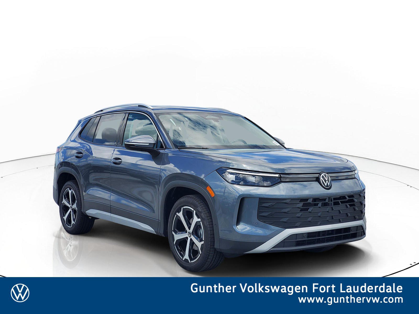 New 2026 Volkswagen Tiguan SE SUV