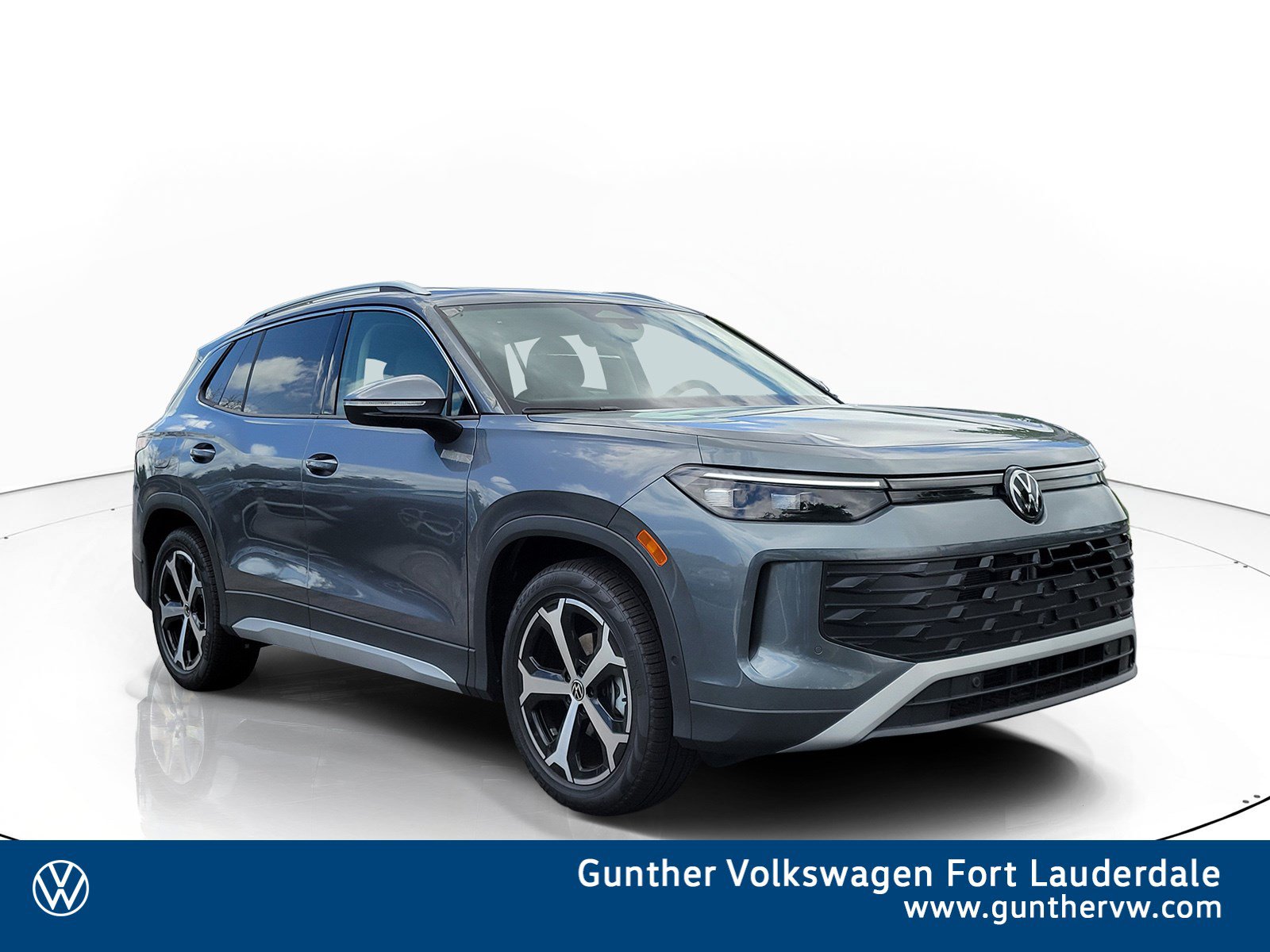 New 2026 Volkswagen Tiguan SE SUV