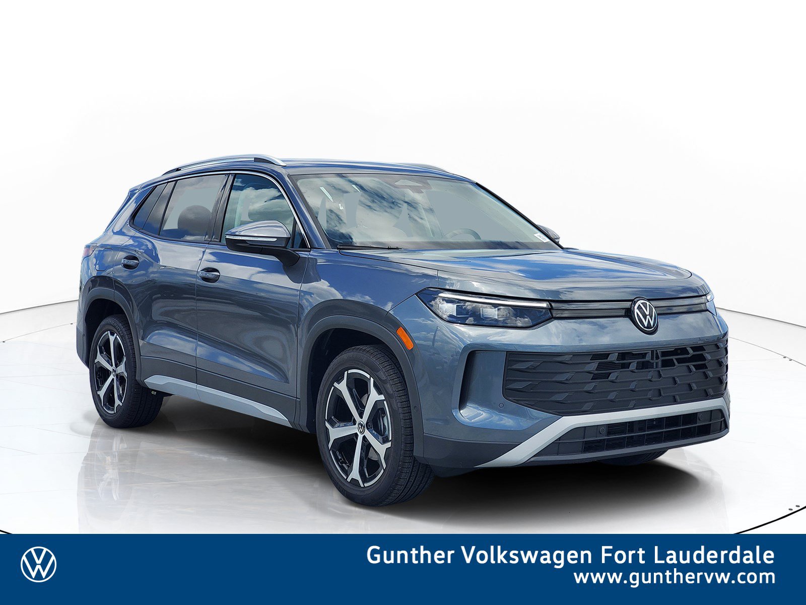 New 2026 Volkswagen Tiguan SE SUV