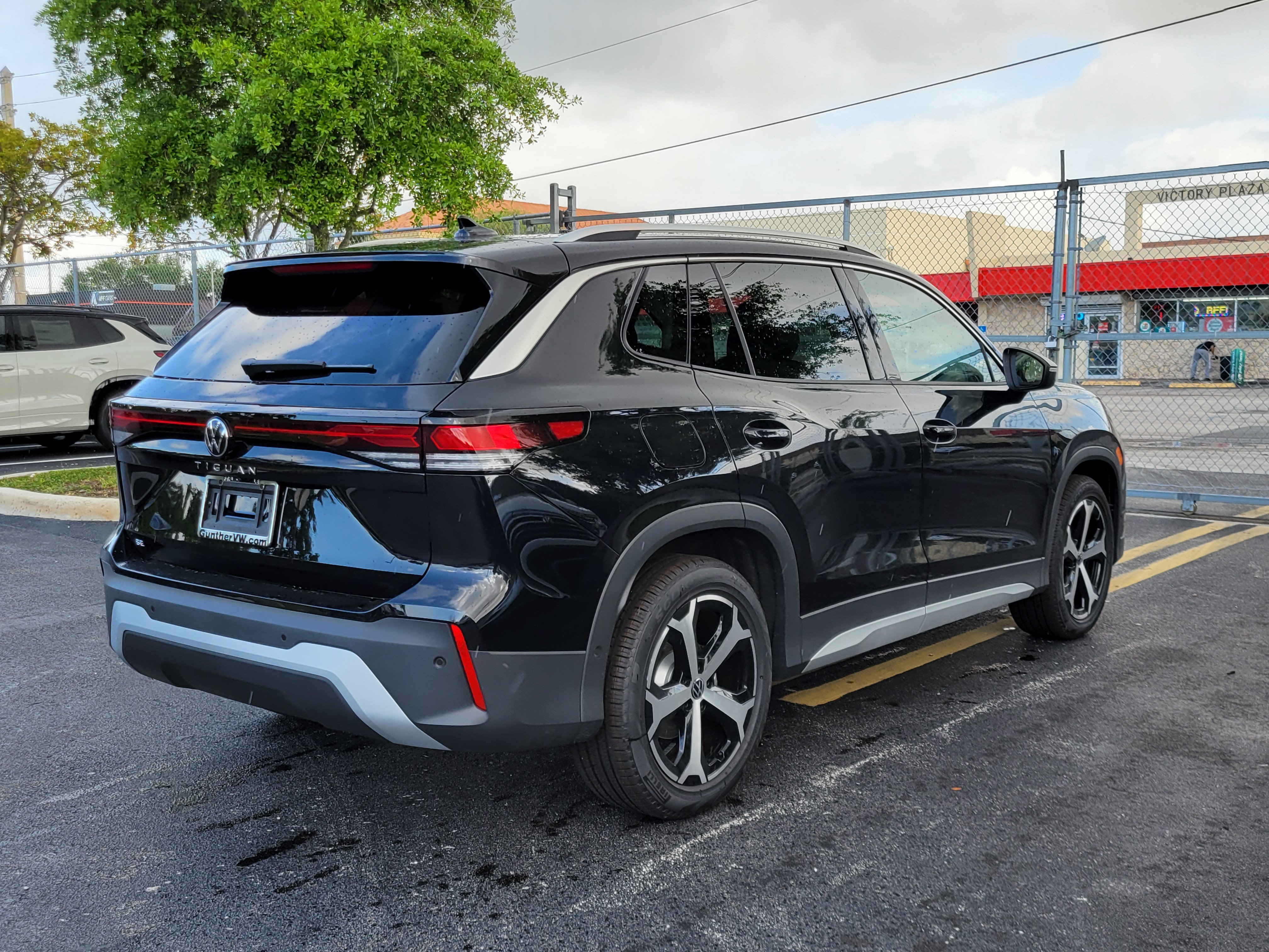 New 2026 Volkswagen Tiguan SE SUV