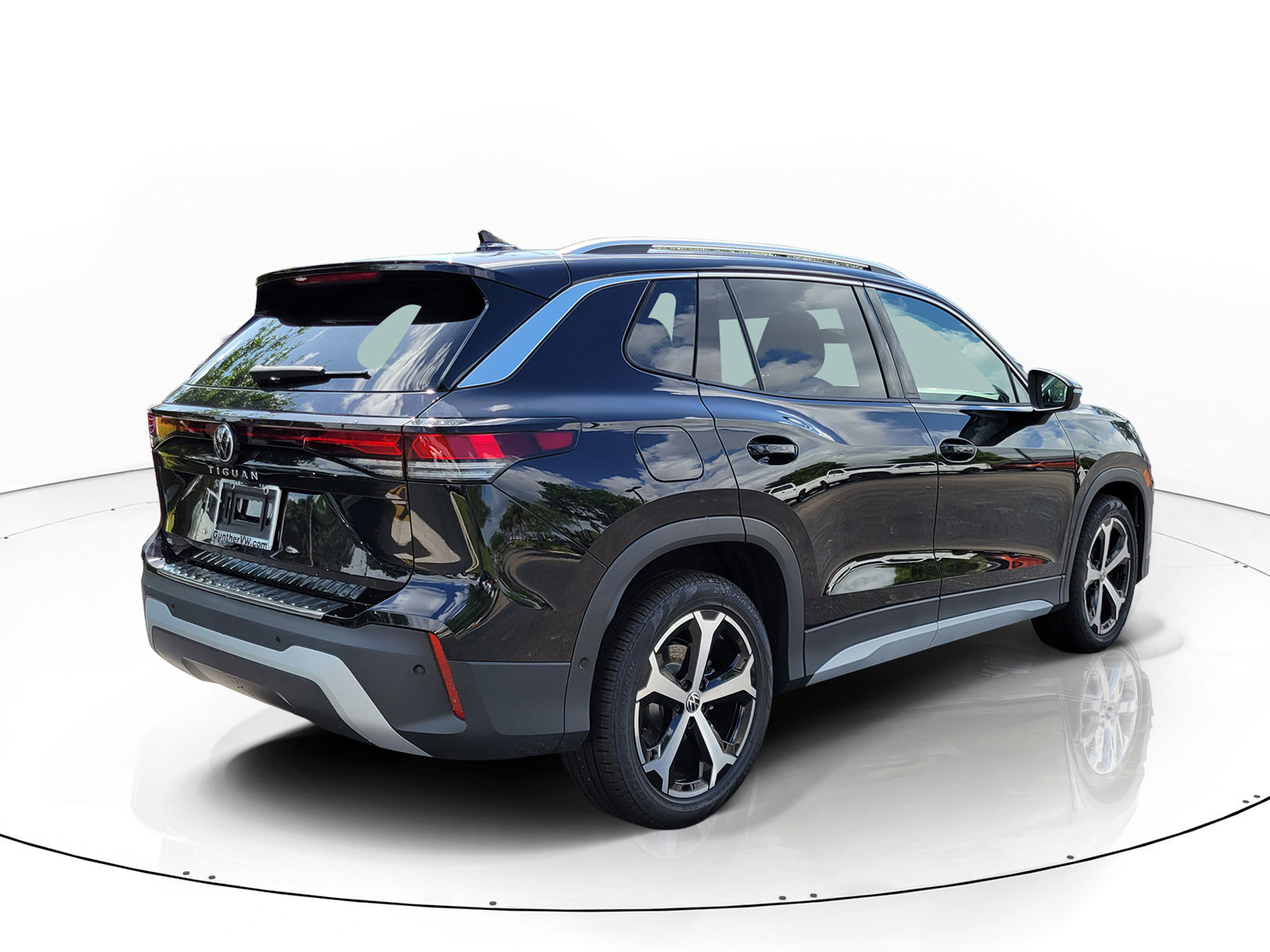 New 2026 Volkswagen Tiguan SE SUV