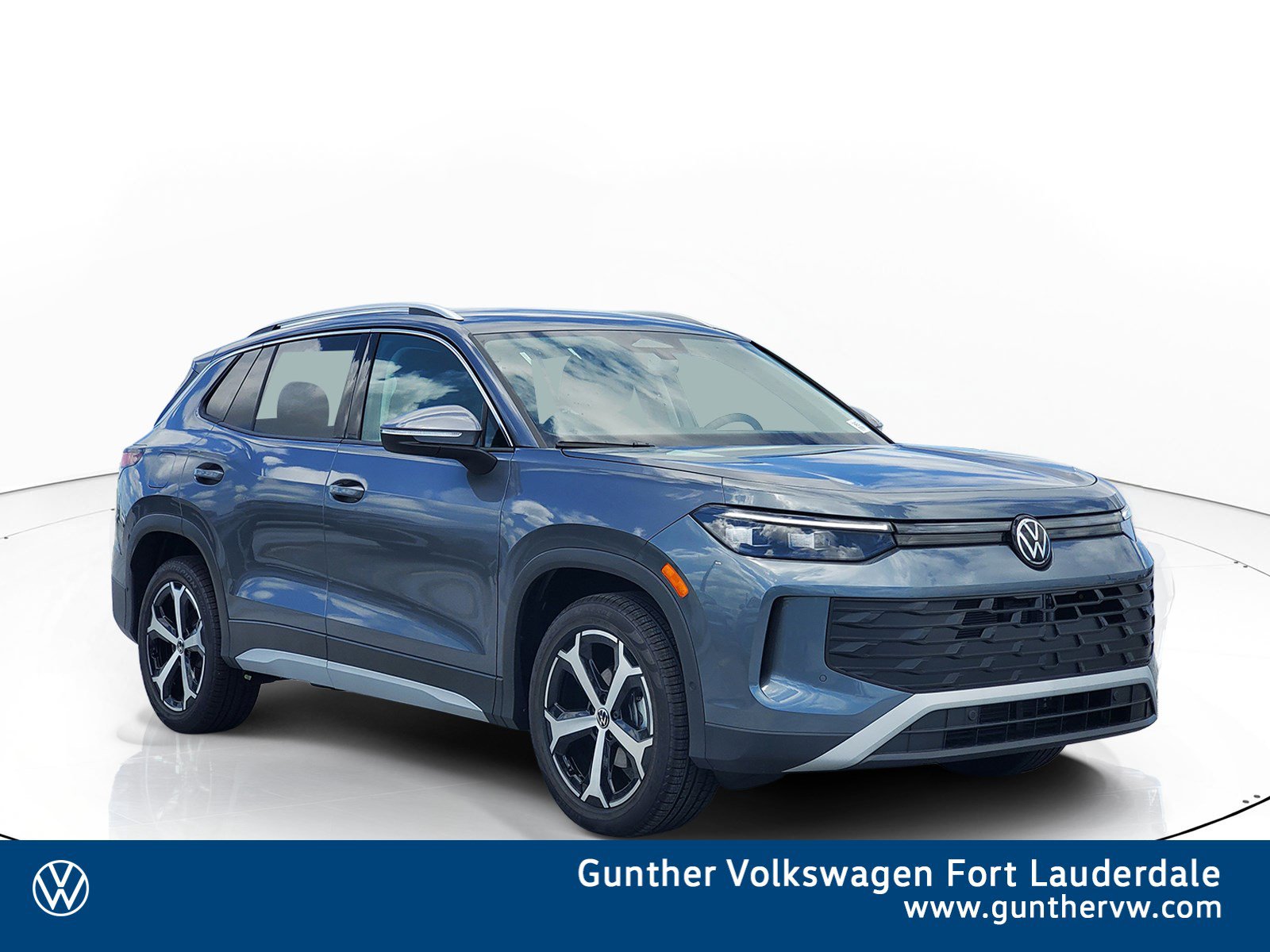 New 2026 Volkswagen Tiguan SE SUV
