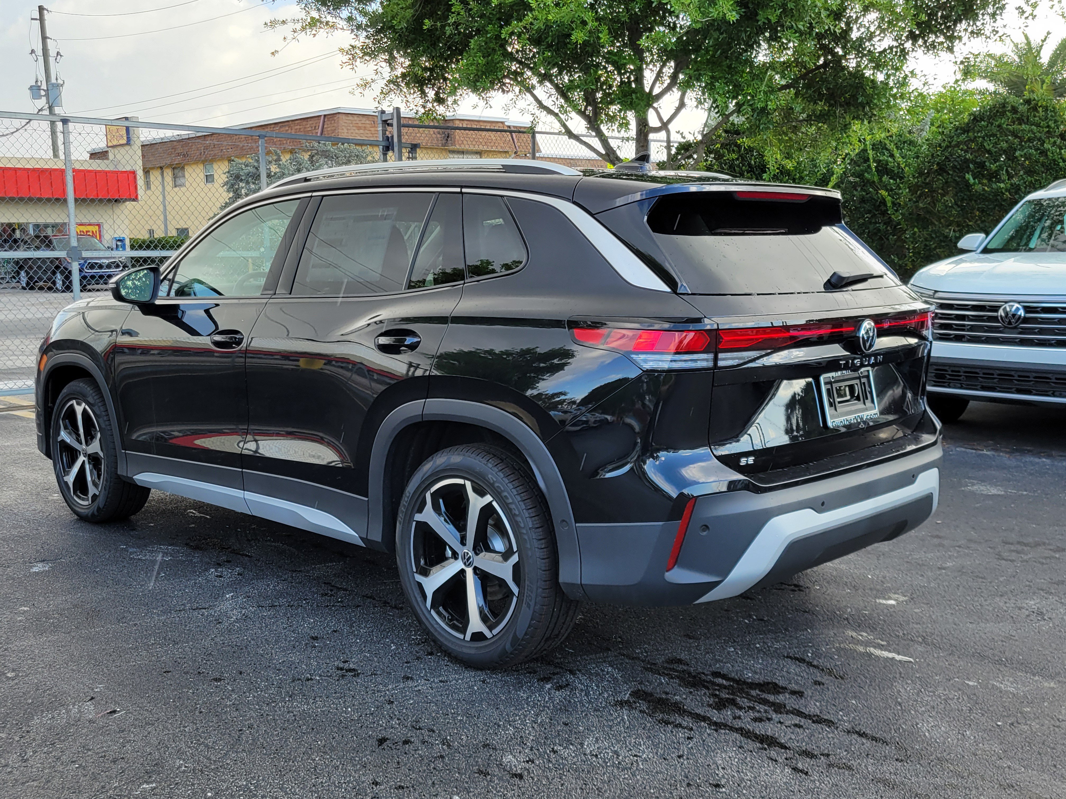 New 2026 Volkswagen Tiguan SE SUV