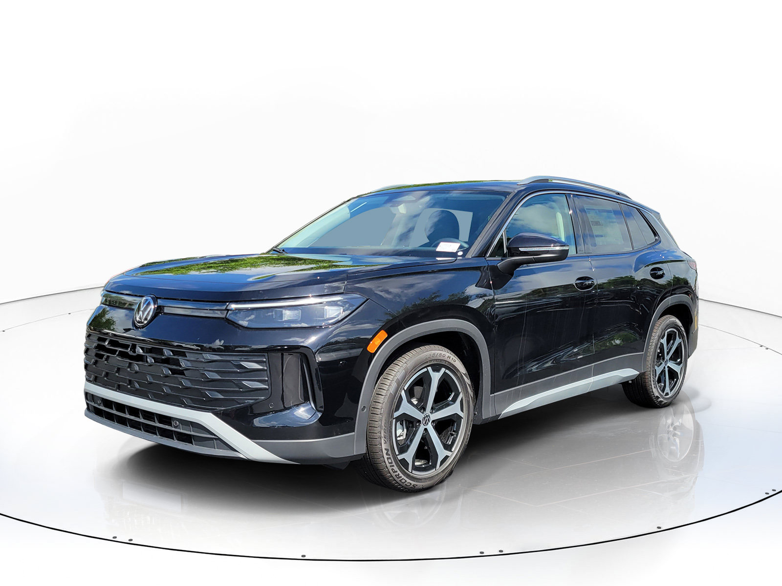 New 2026 Volkswagen Tiguan SE SUV