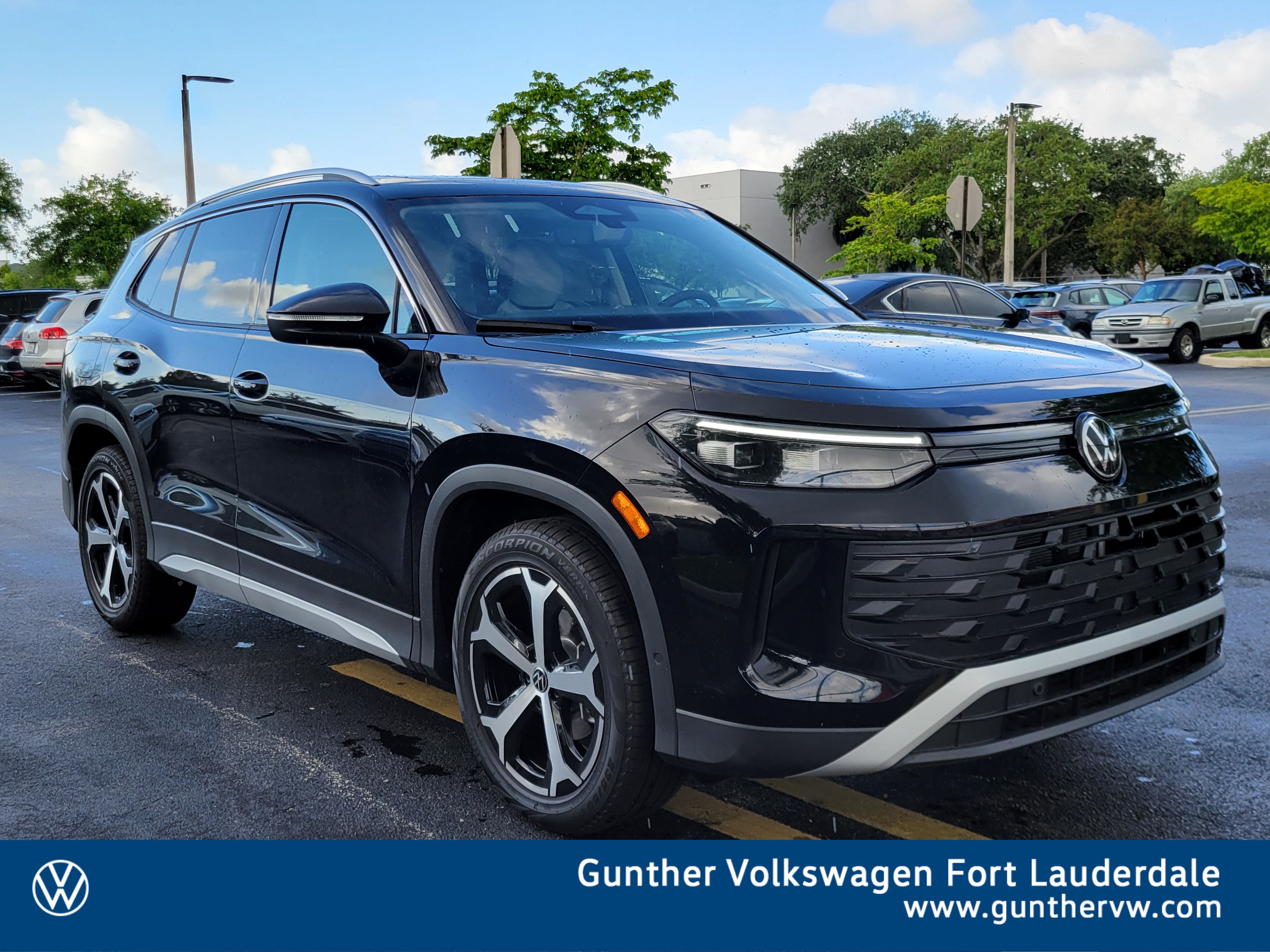 New 2026 Volkswagen Tiguan SE SUV