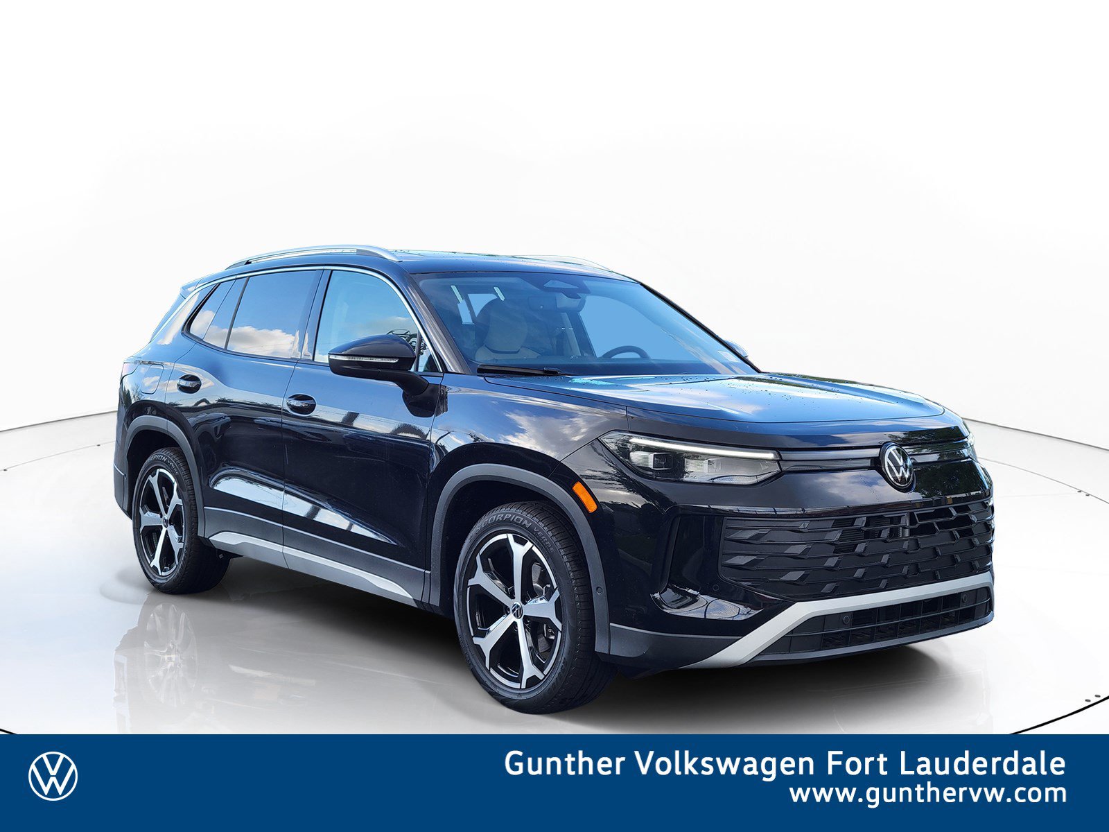 New 2026 Volkswagen Tiguan SE SUV