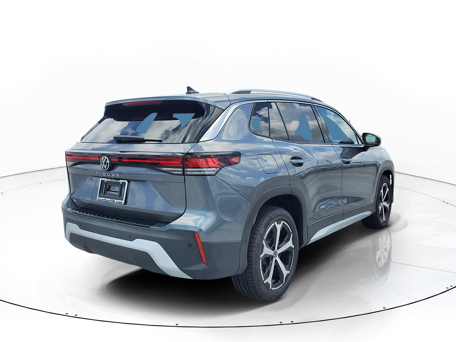 New 2026 Volkswagen Tiguan SE SUV