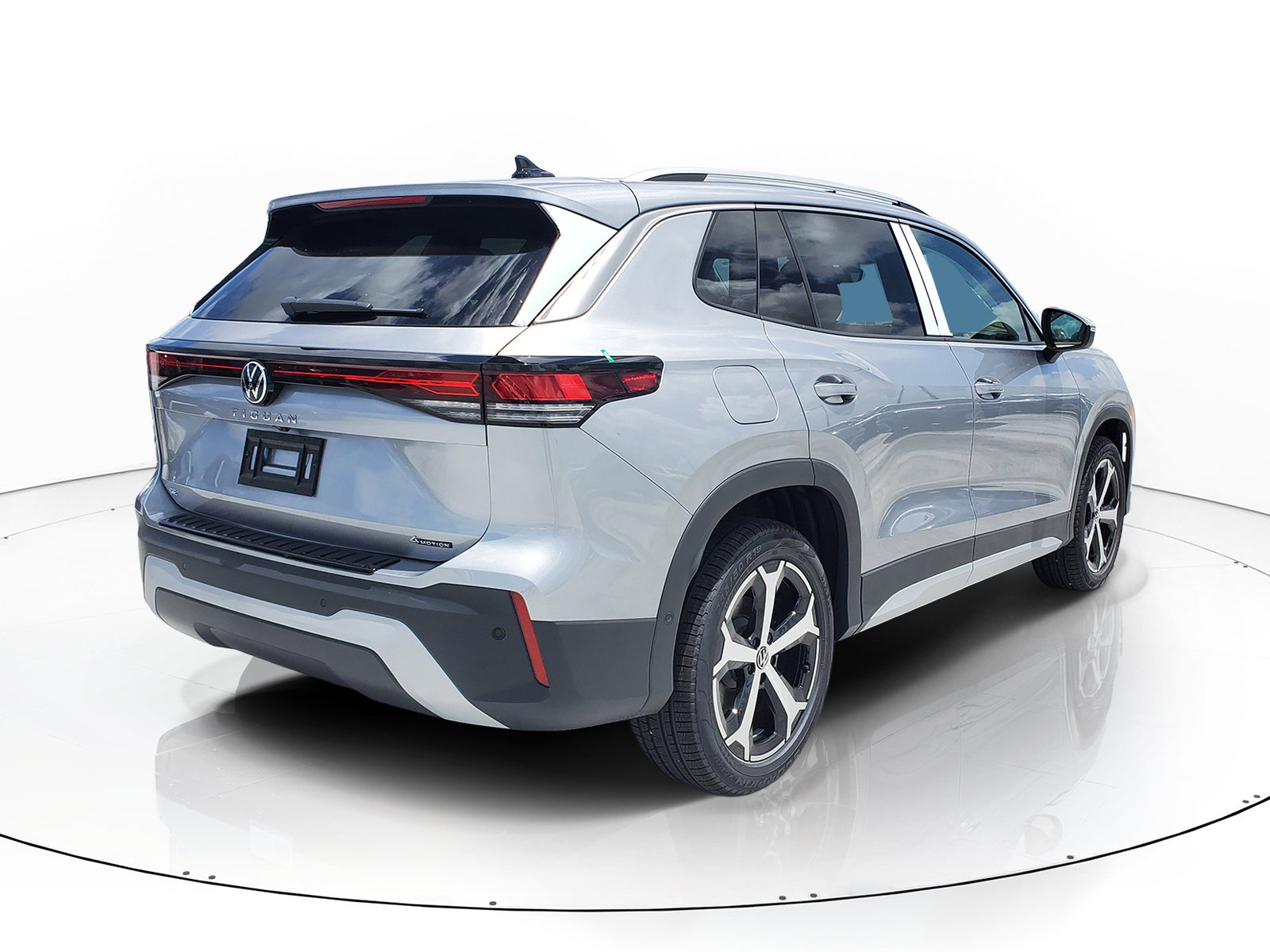 New 2026 Volkswagen Tiguan SE SUV