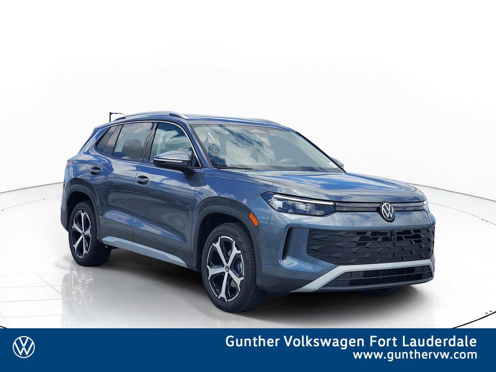 New 2026 Volkswagen Tiguan SE SUV