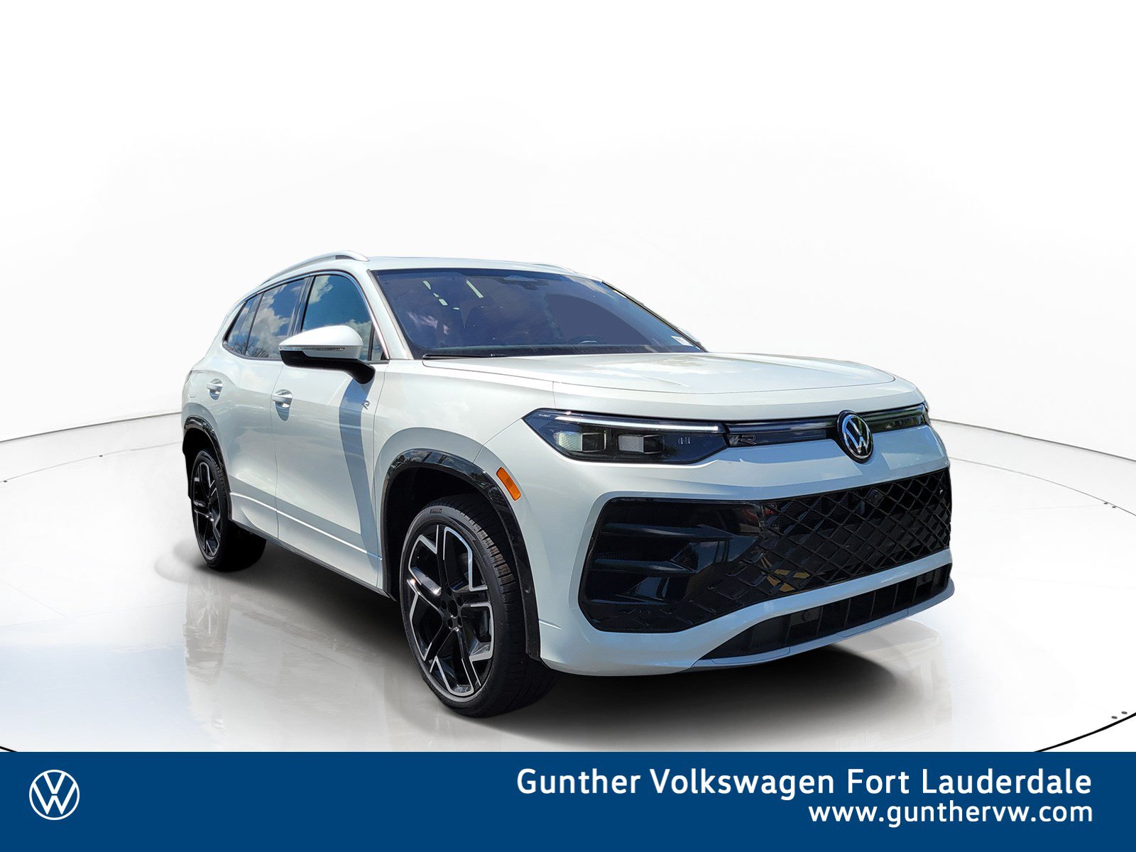 New 2026 Volkswagen Tiguan SEL R-Line Turbo SUV