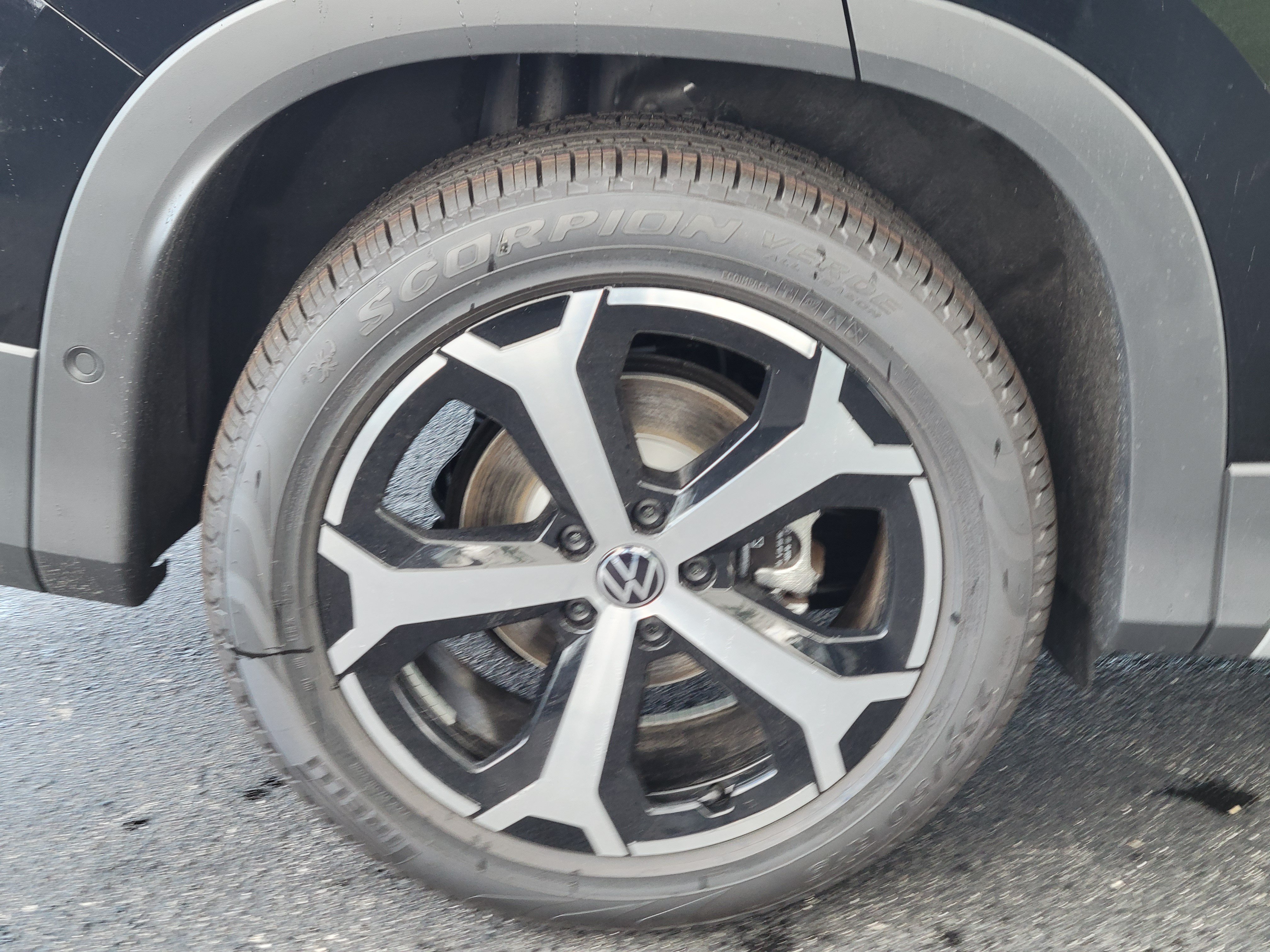New 2026 Volkswagen Tiguan SE SUV
