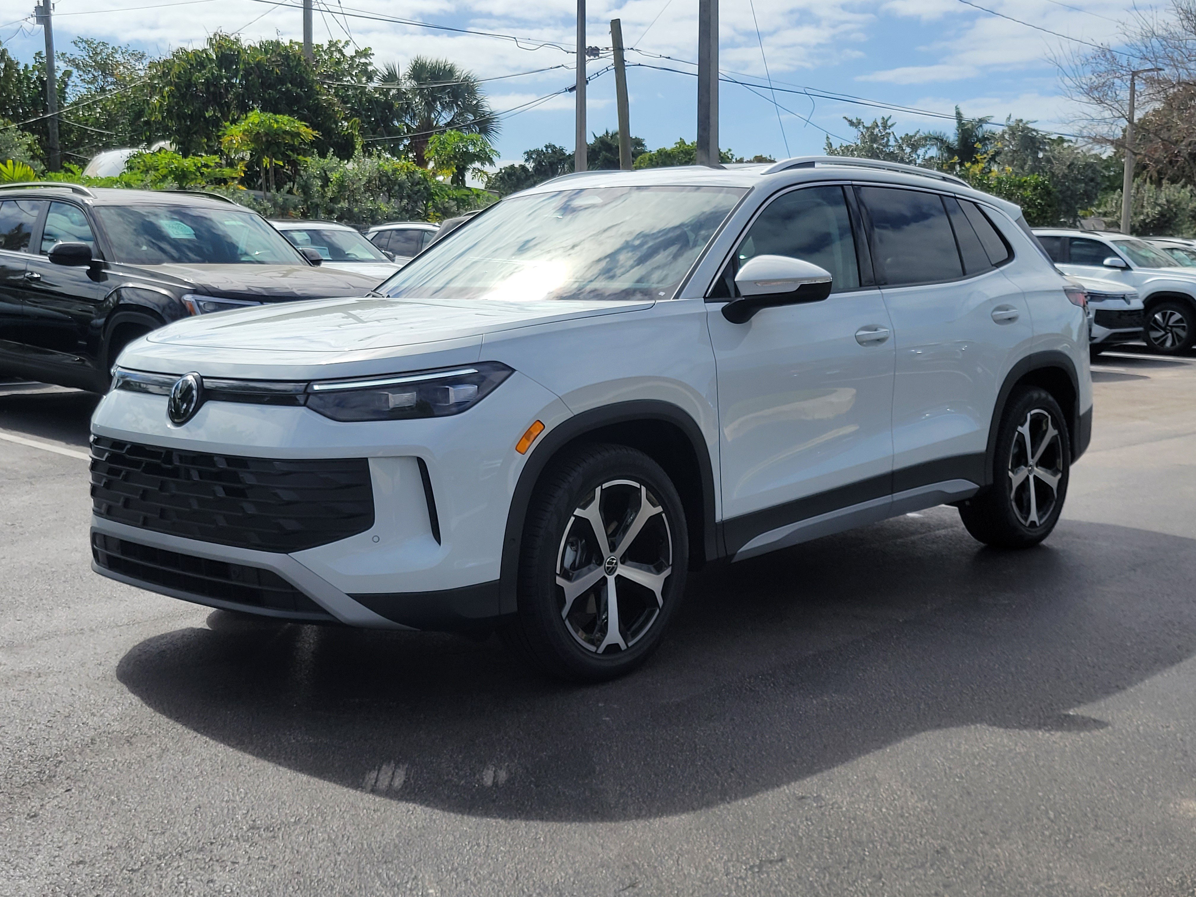 New 2026 Volkswagen Tiguan SE SUV