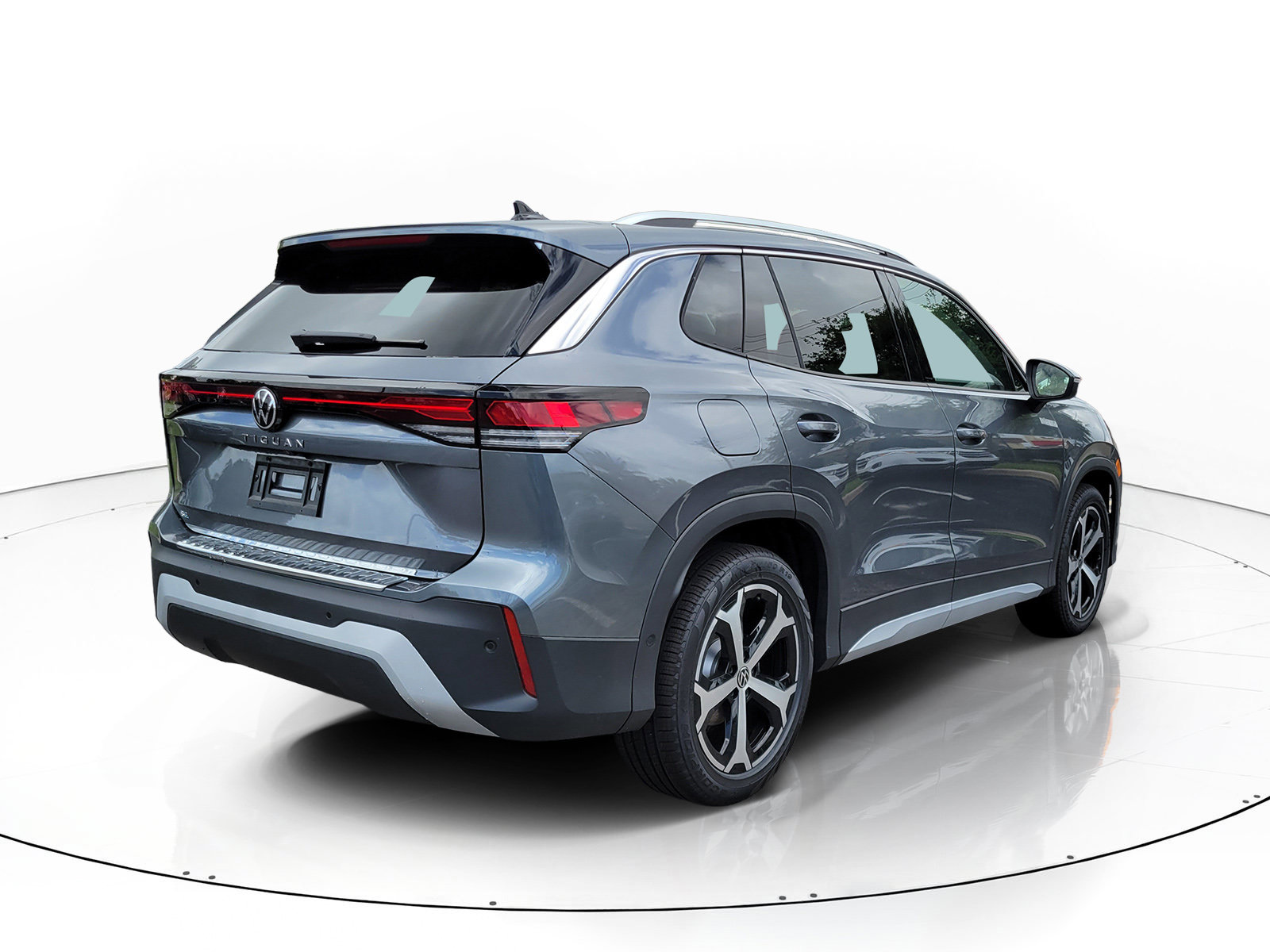 New 2026 Volkswagen Tiguan SE SUV