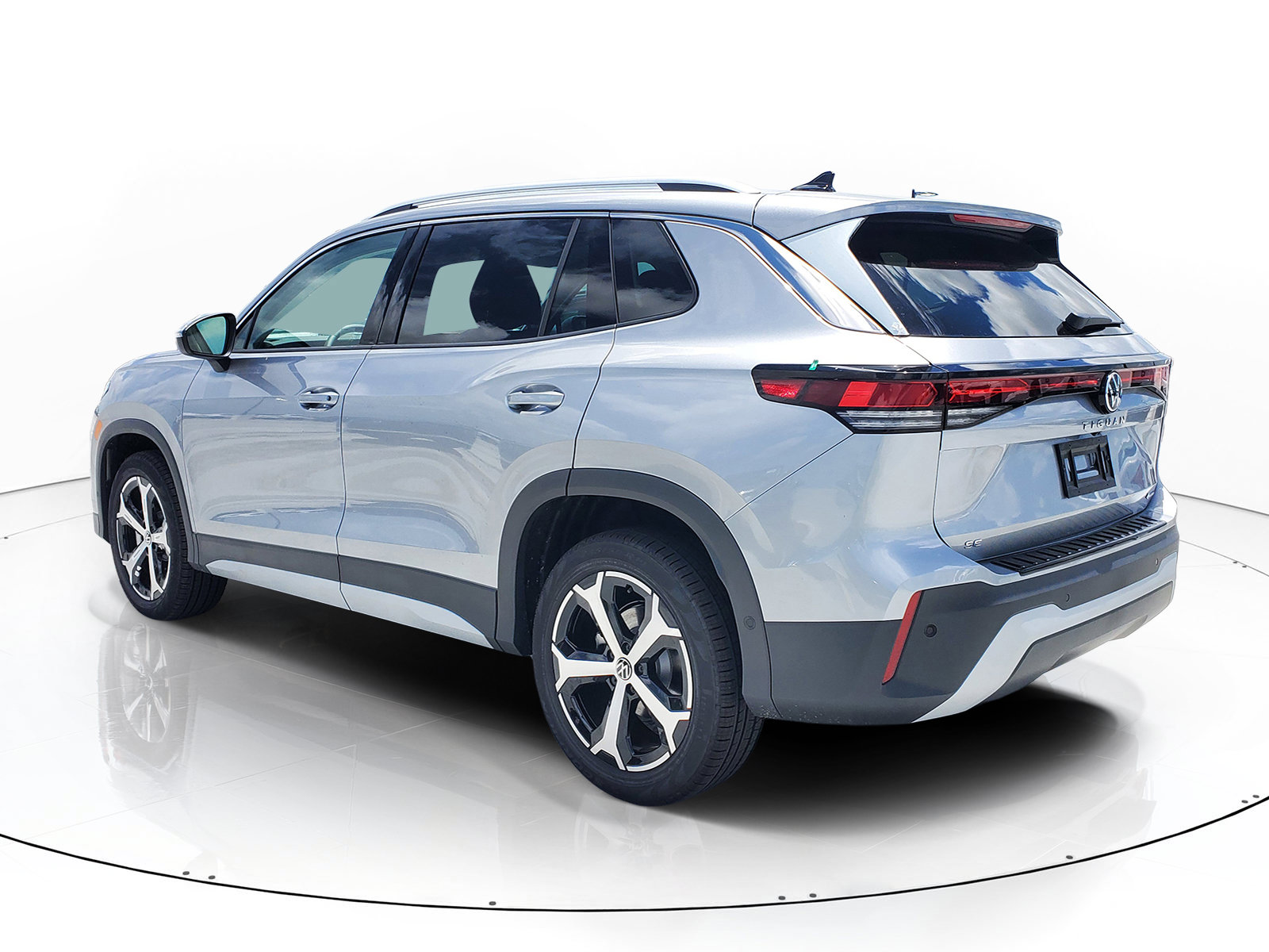 New 2026 Volkswagen Tiguan SE SUV