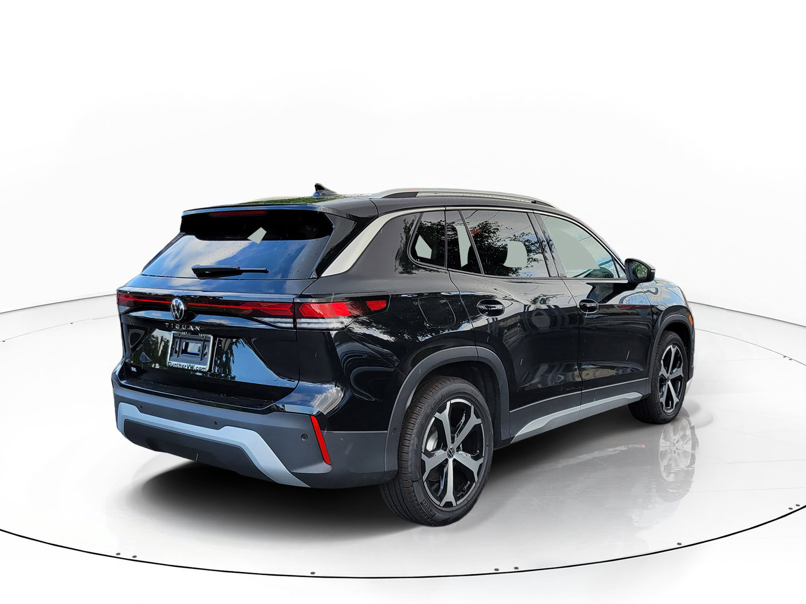 New 2026 Volkswagen Tiguan SE SUV