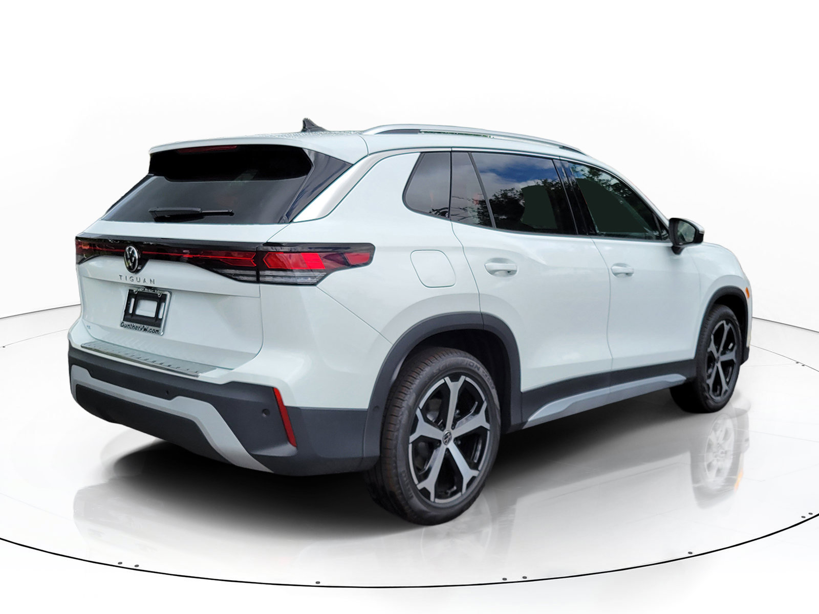 New 2026 Volkswagen Tiguan SE SUV