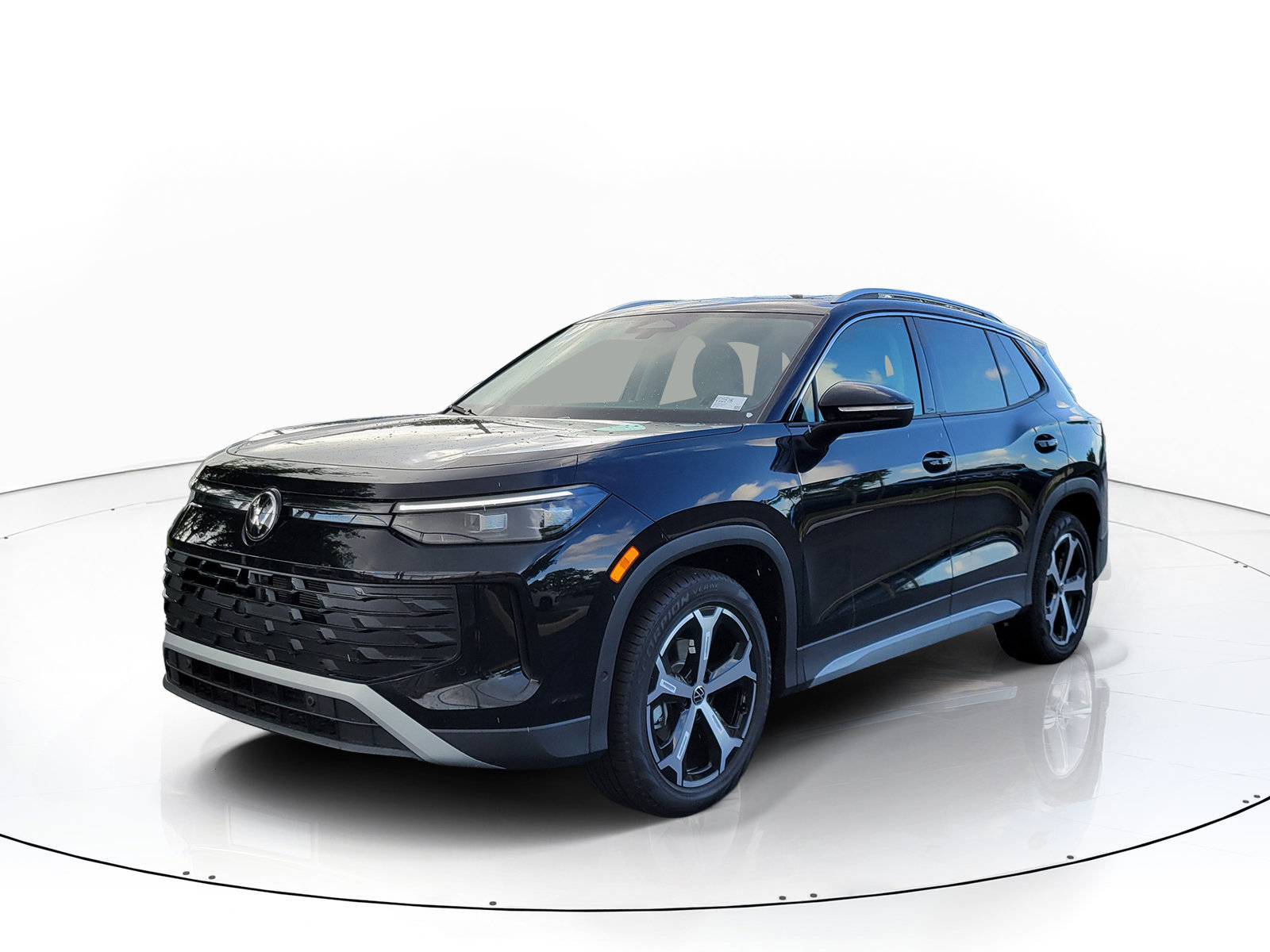 New 2026 Volkswagen Tiguan SE SUV