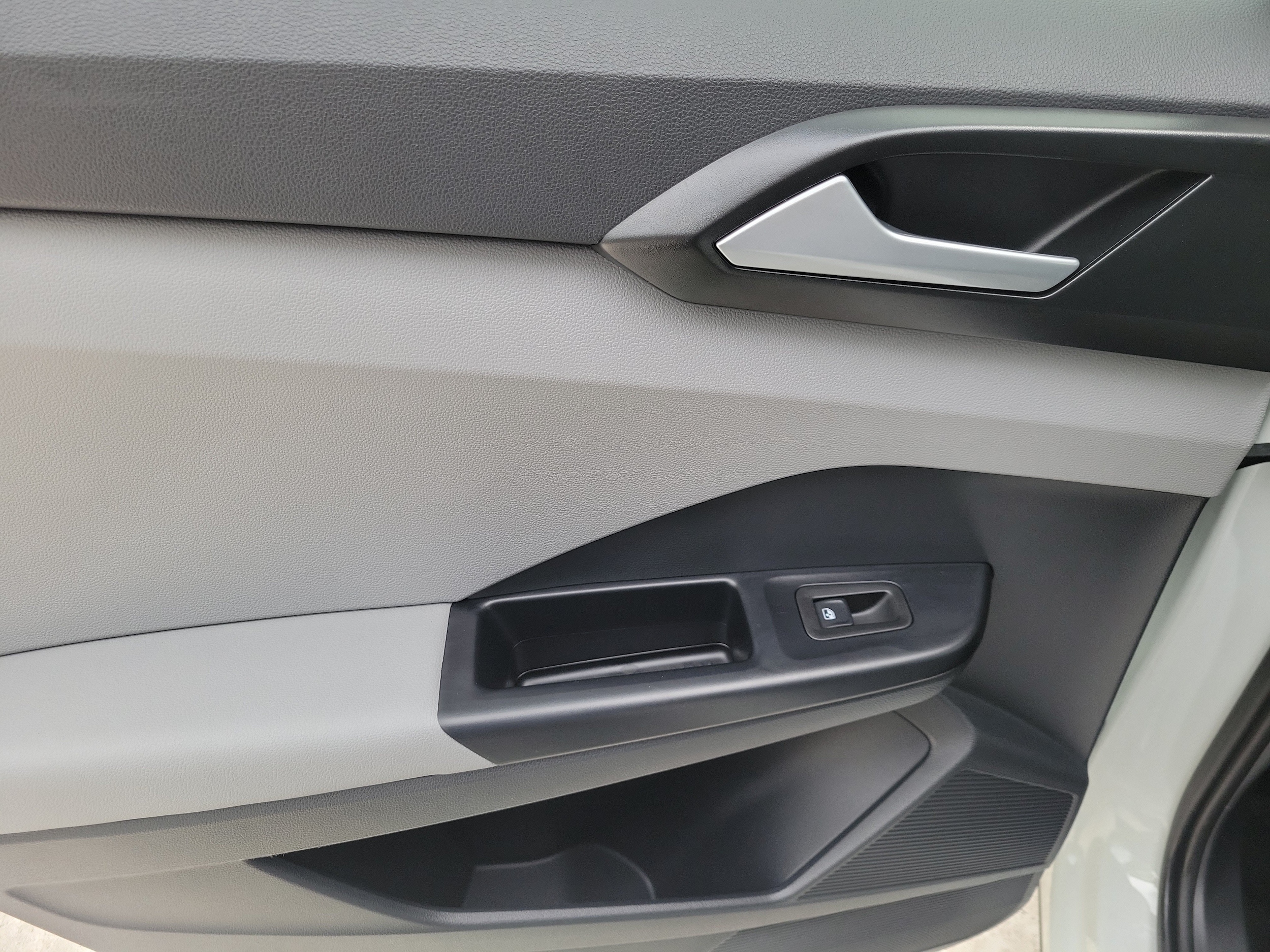 2023 Volkswagen Taos SE - Photo 16