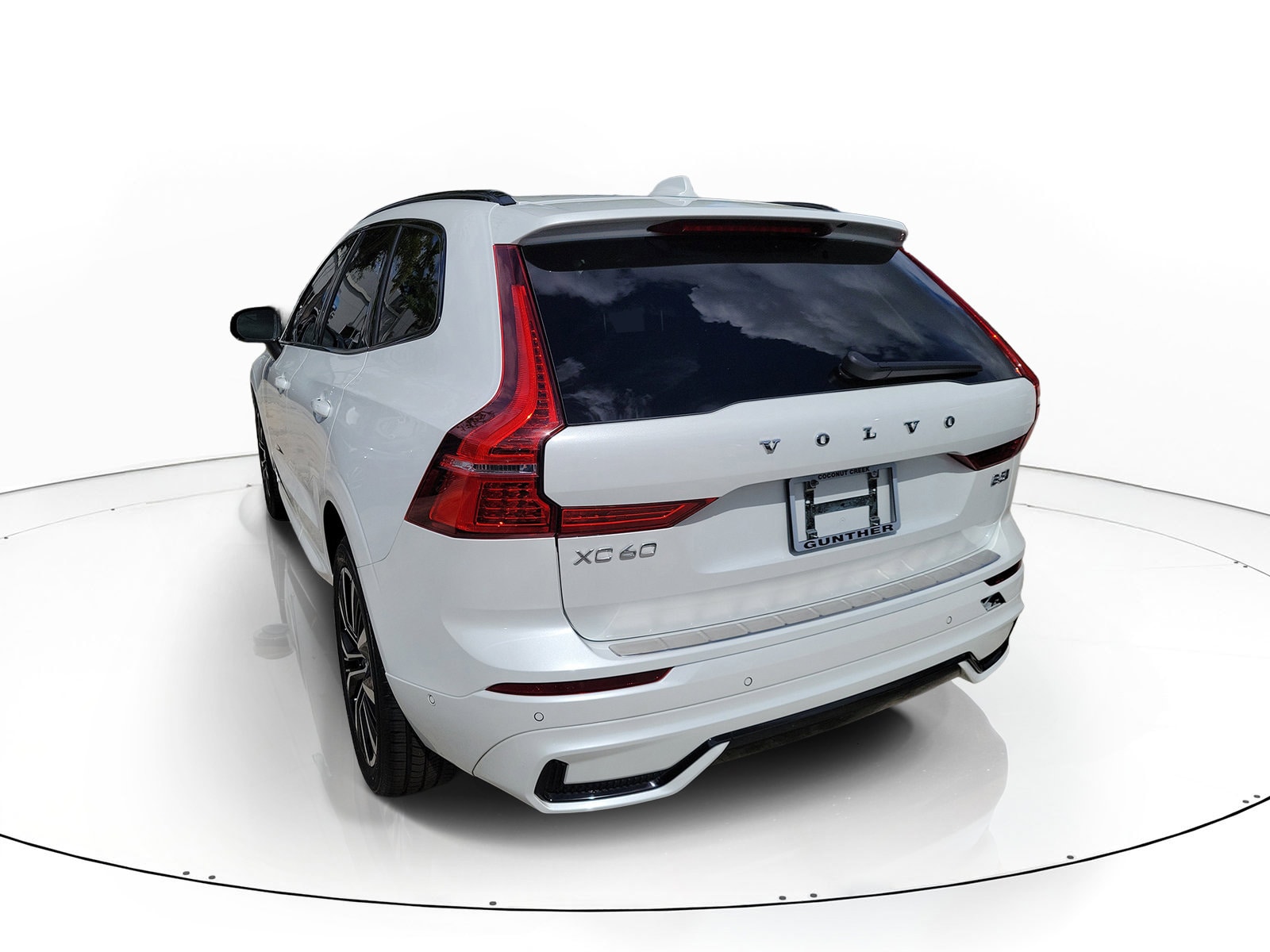 2024 Volvo XC60 Plus - Photo 7