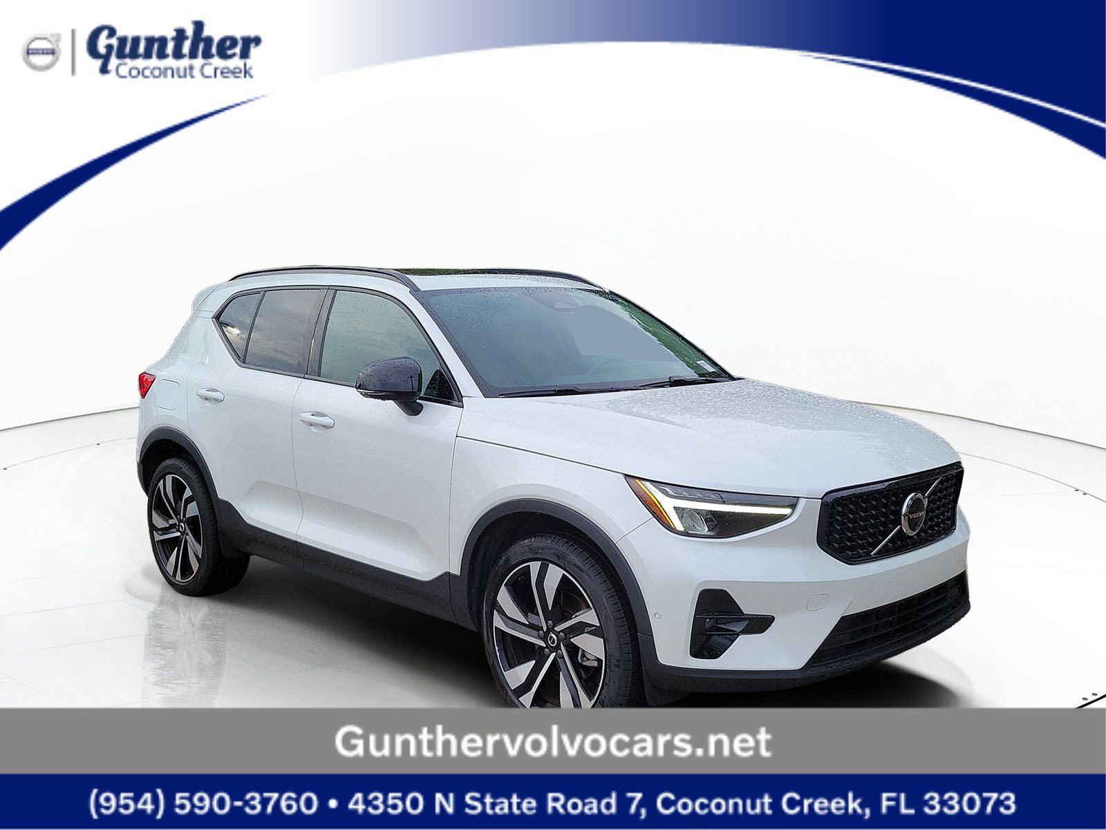 Used 2024 Volvo XC40 B5 Plus Dark SUV