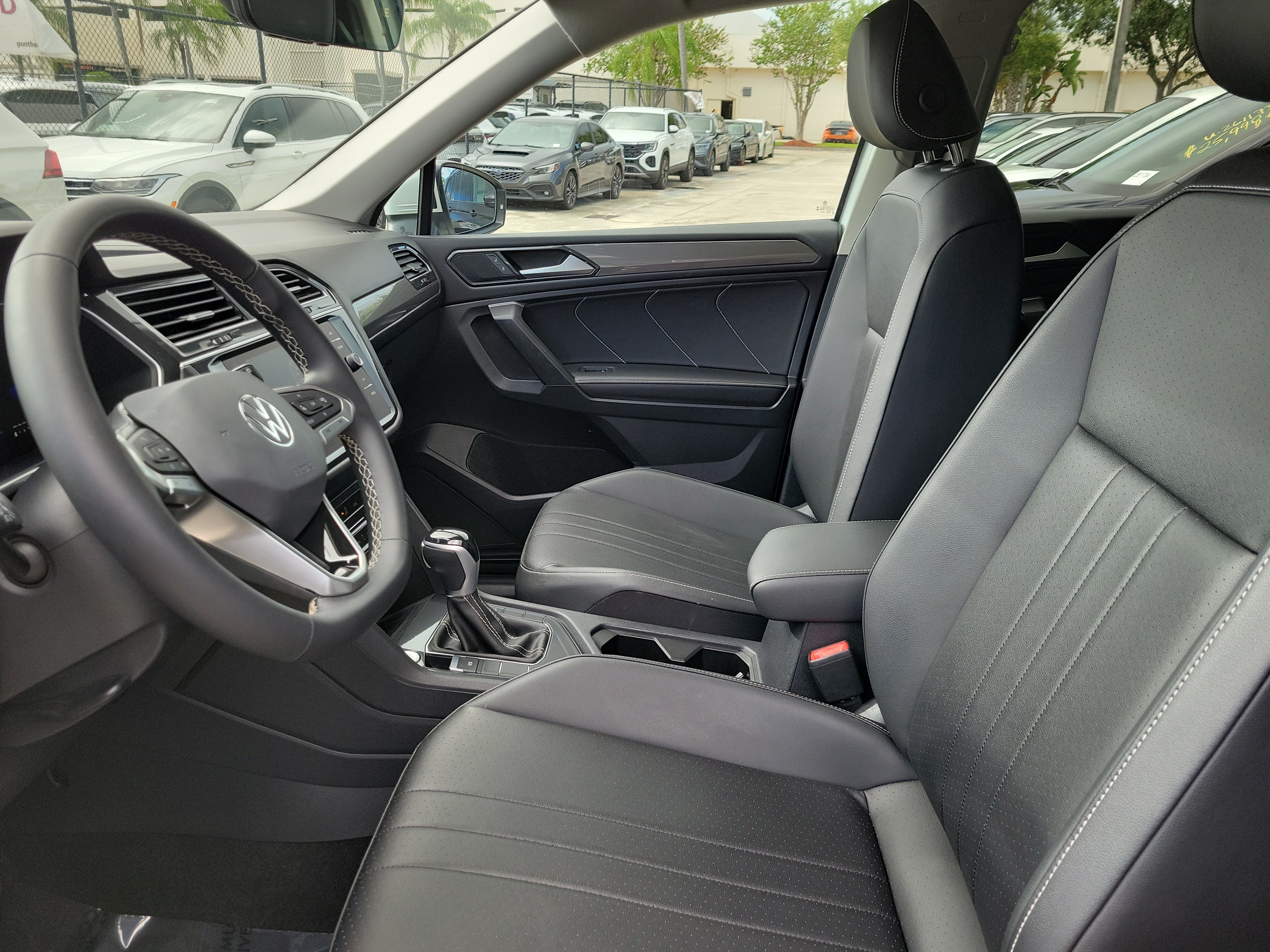 2023 Volkswagen Tiguan SE - Photo 16