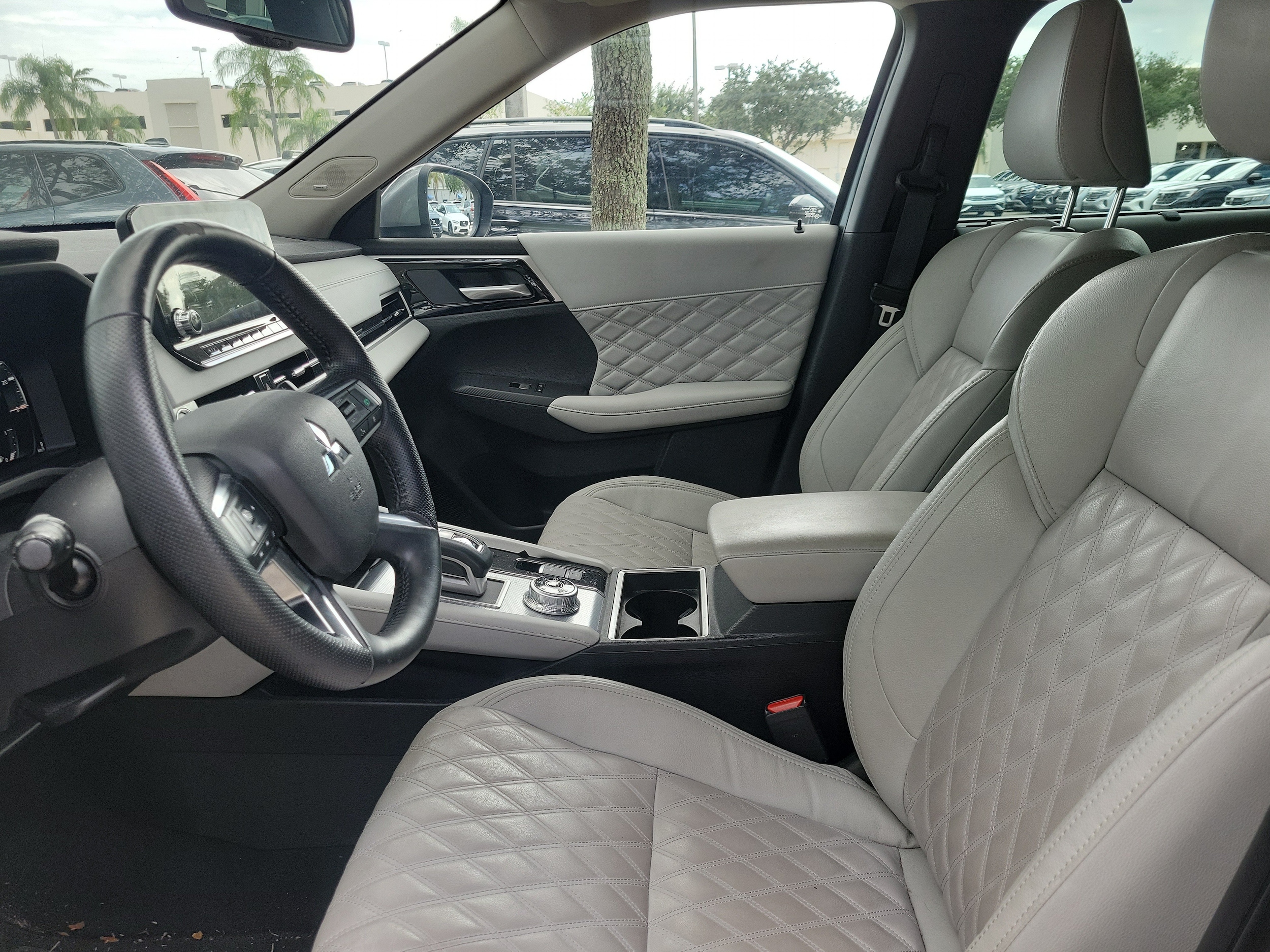 2023 Mitsubishi Outlander SEL - Photo 11