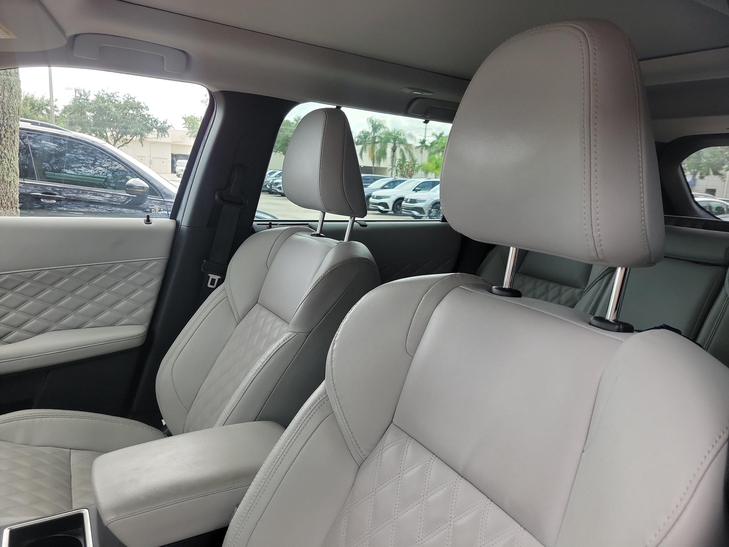 2023 Mitsubishi Outlander SEL - Photo 12