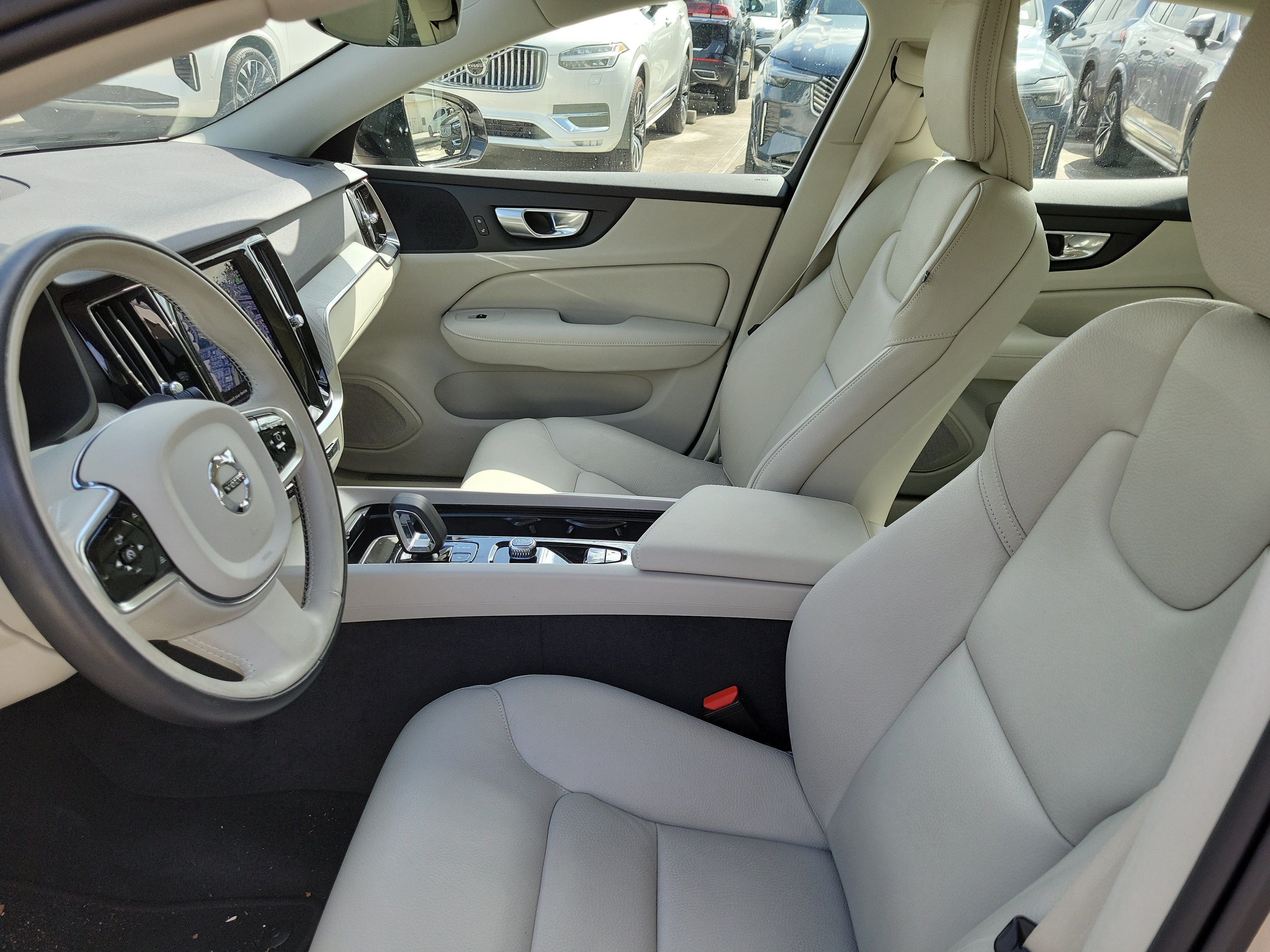 2024 Volvo S60 Plus - Photo 14
