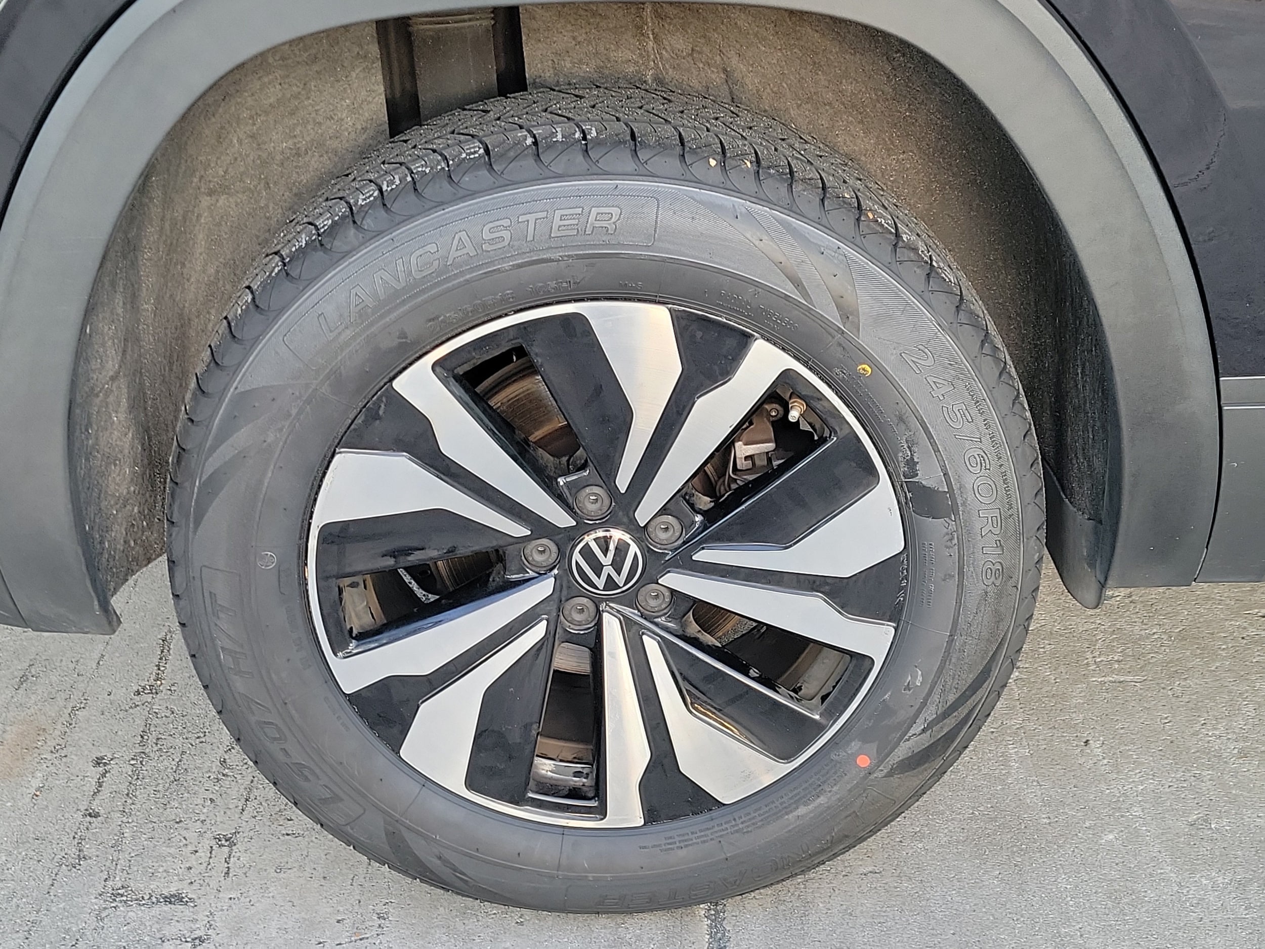 2024 Volkswagen Atlas Cross Sport SE - Photo 8