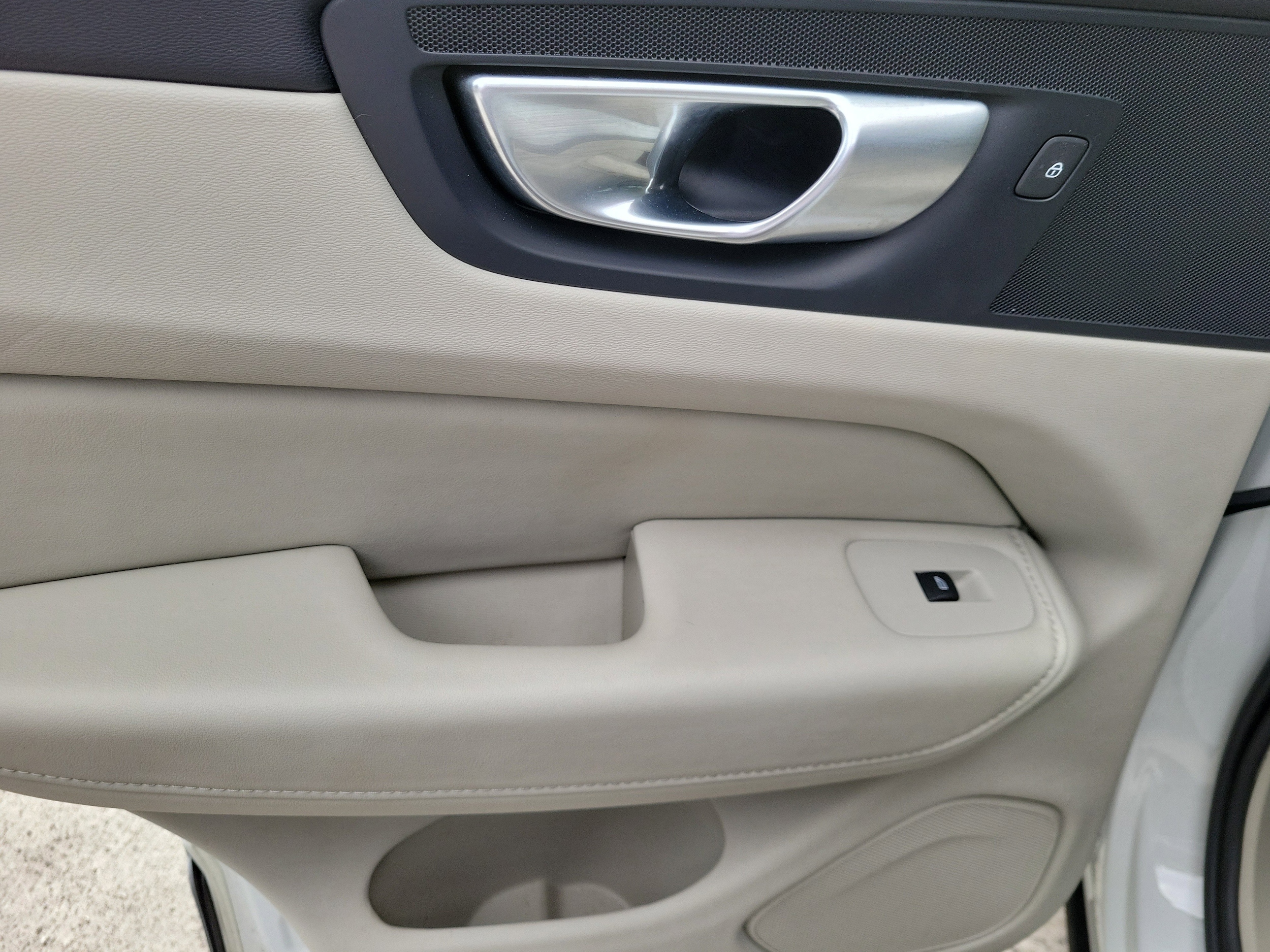 2024 Volvo XC60 Plus - Photo 16