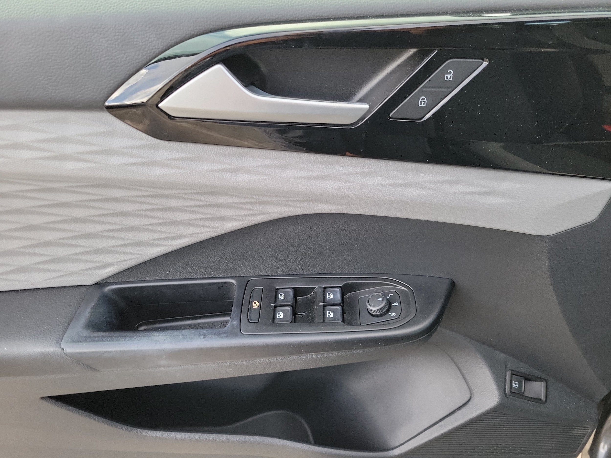 2023 Volkswagen Taos S - Photo 19
