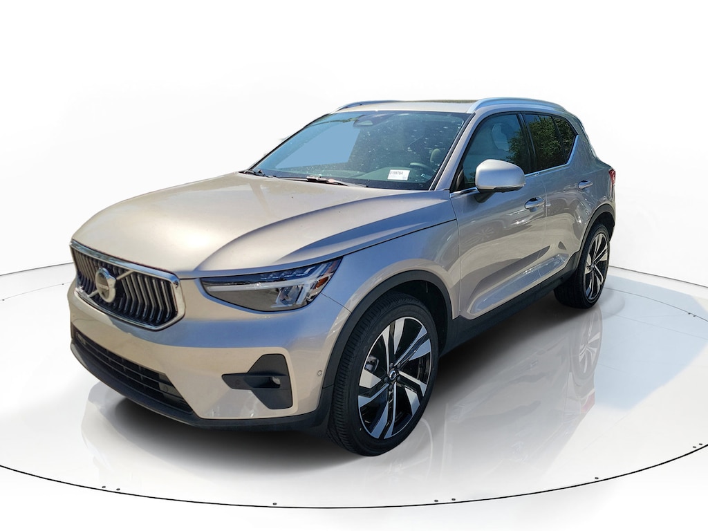 Used 2024 Volvo XC40 B5 Plus Bright SUV