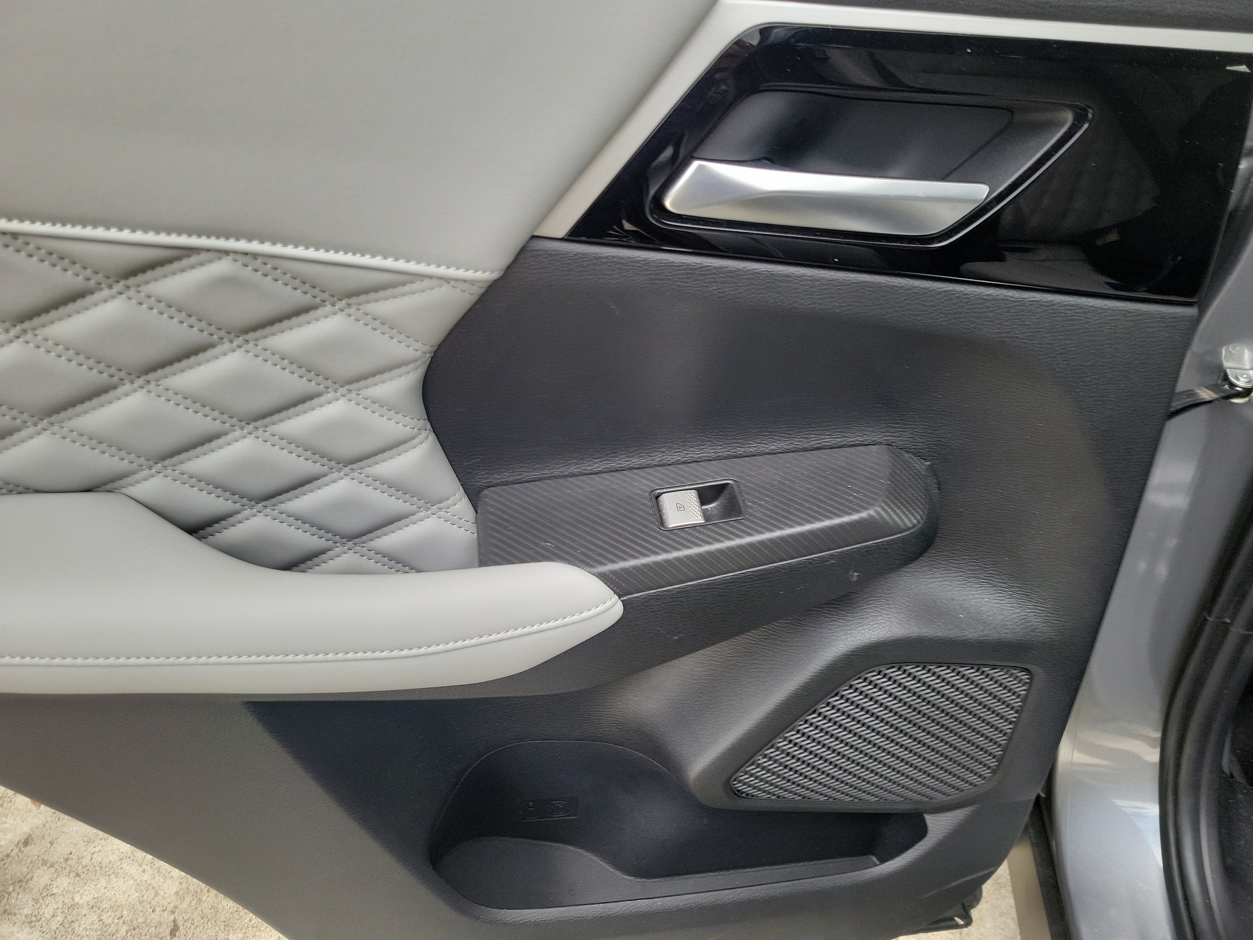 2023 Mitsubishi Outlander SEL - Photo 10