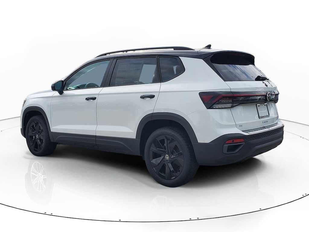 New 2026 Volkswagen Taos 1.5T SE Black SUV
