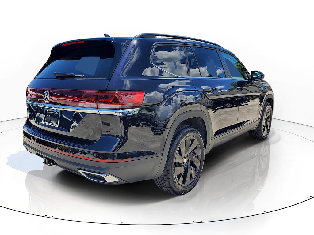 New 2026 Volkswagen Atlas SE w/Technology SUV