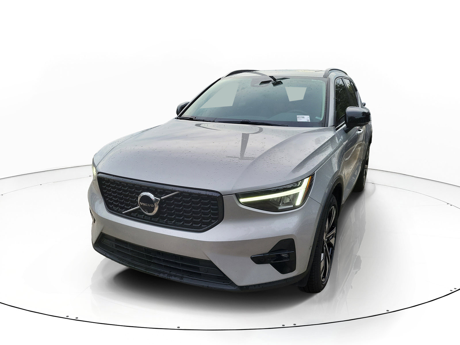 Used 2024 Volvo XC40 B5 Plus Dark SUV