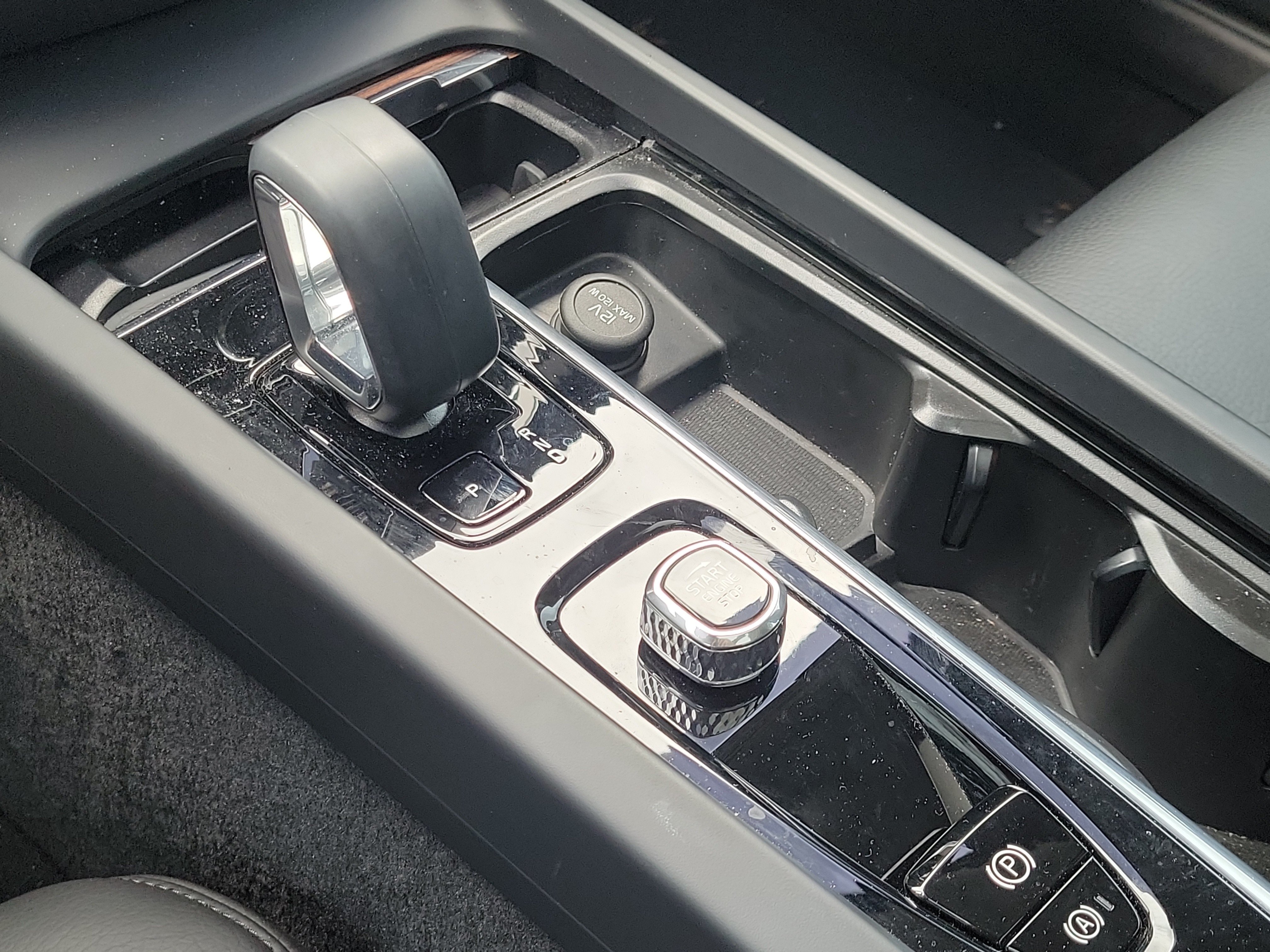 2024 Volvo S60 Plus - Photo 23