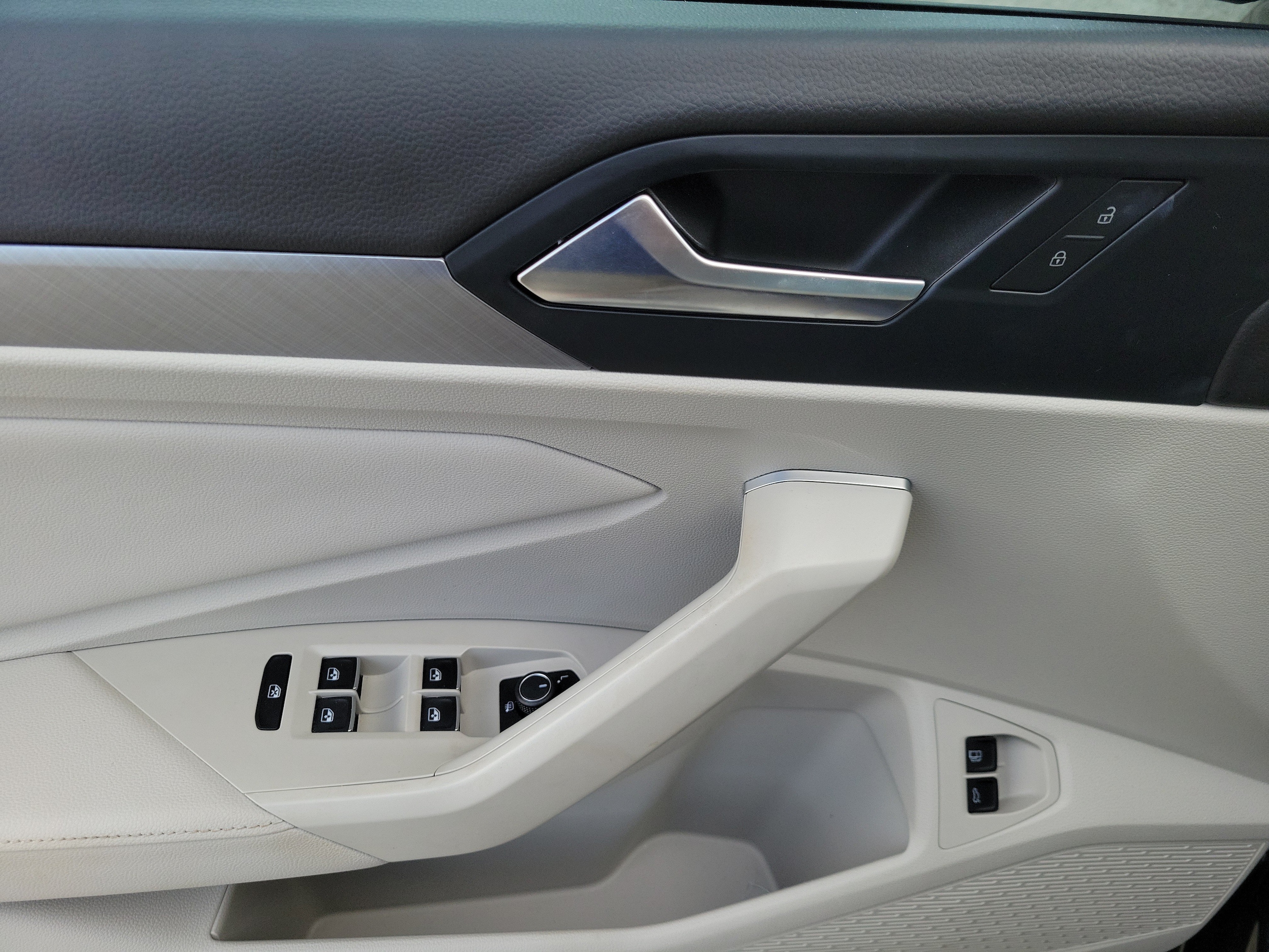 2023 Volkswagen Jetta SE - Photo 17