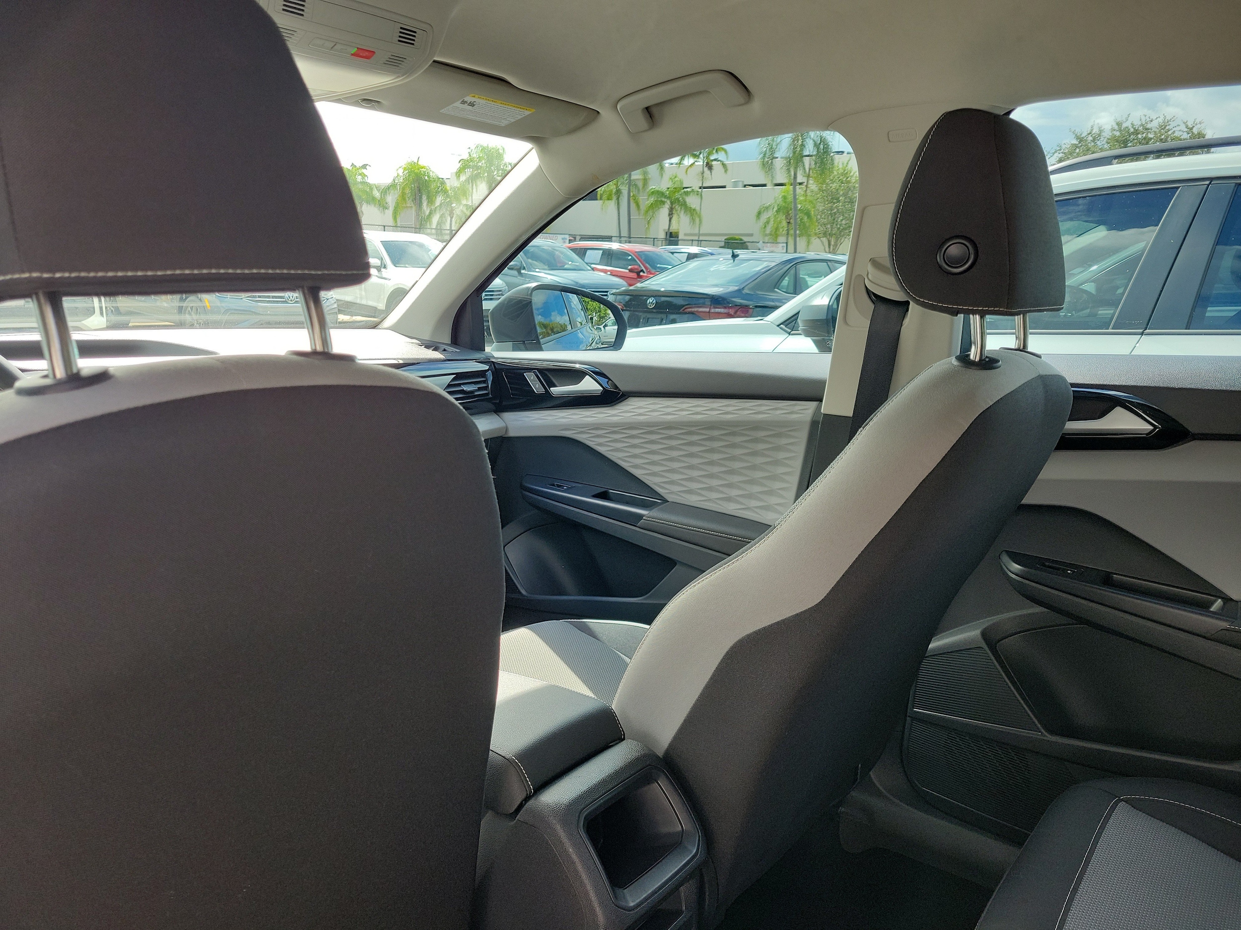 2024 Volkswagen Taos S - Photo 11