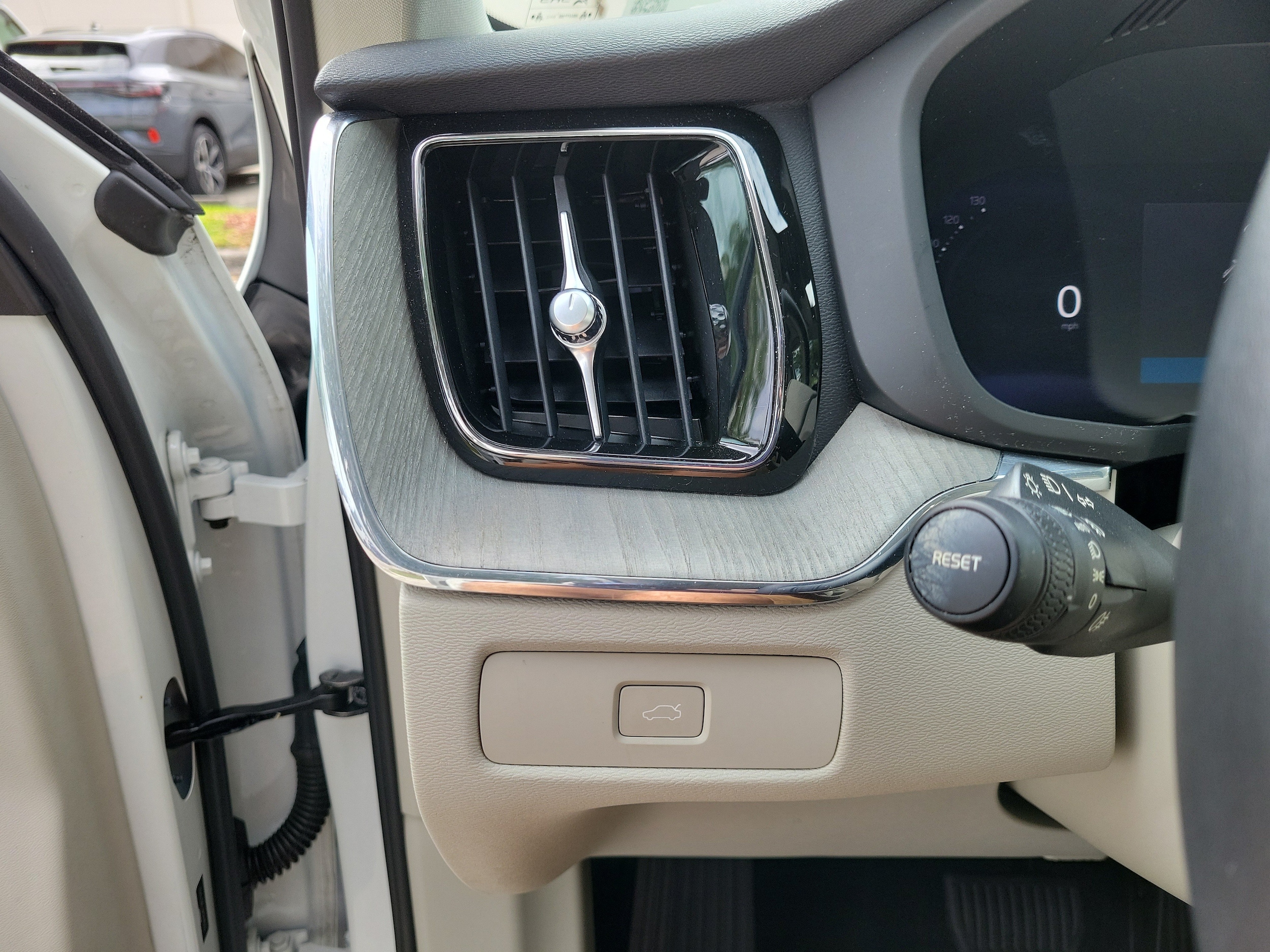 2024 Volvo XC60 Plus - Photo 20