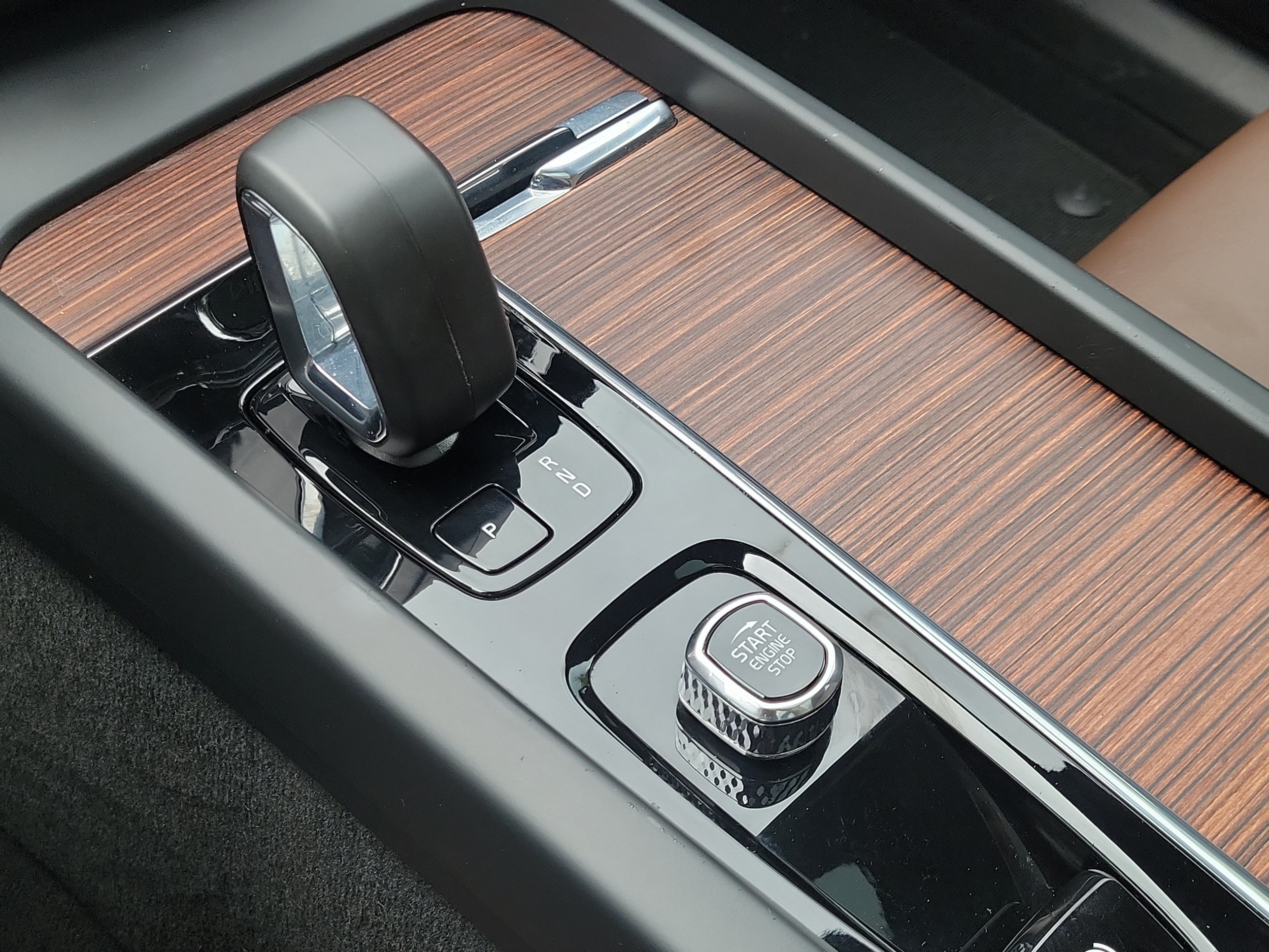 2024 Volvo XC60 Plus - Photo 27